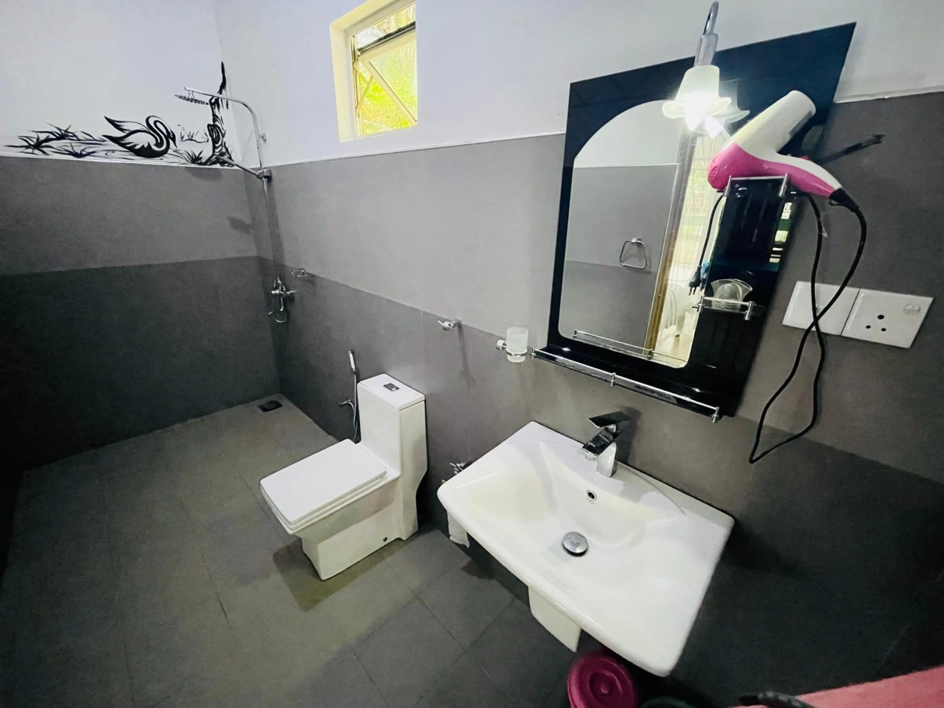 Deluxe Triple Room in Ella Nimal Nest Inn