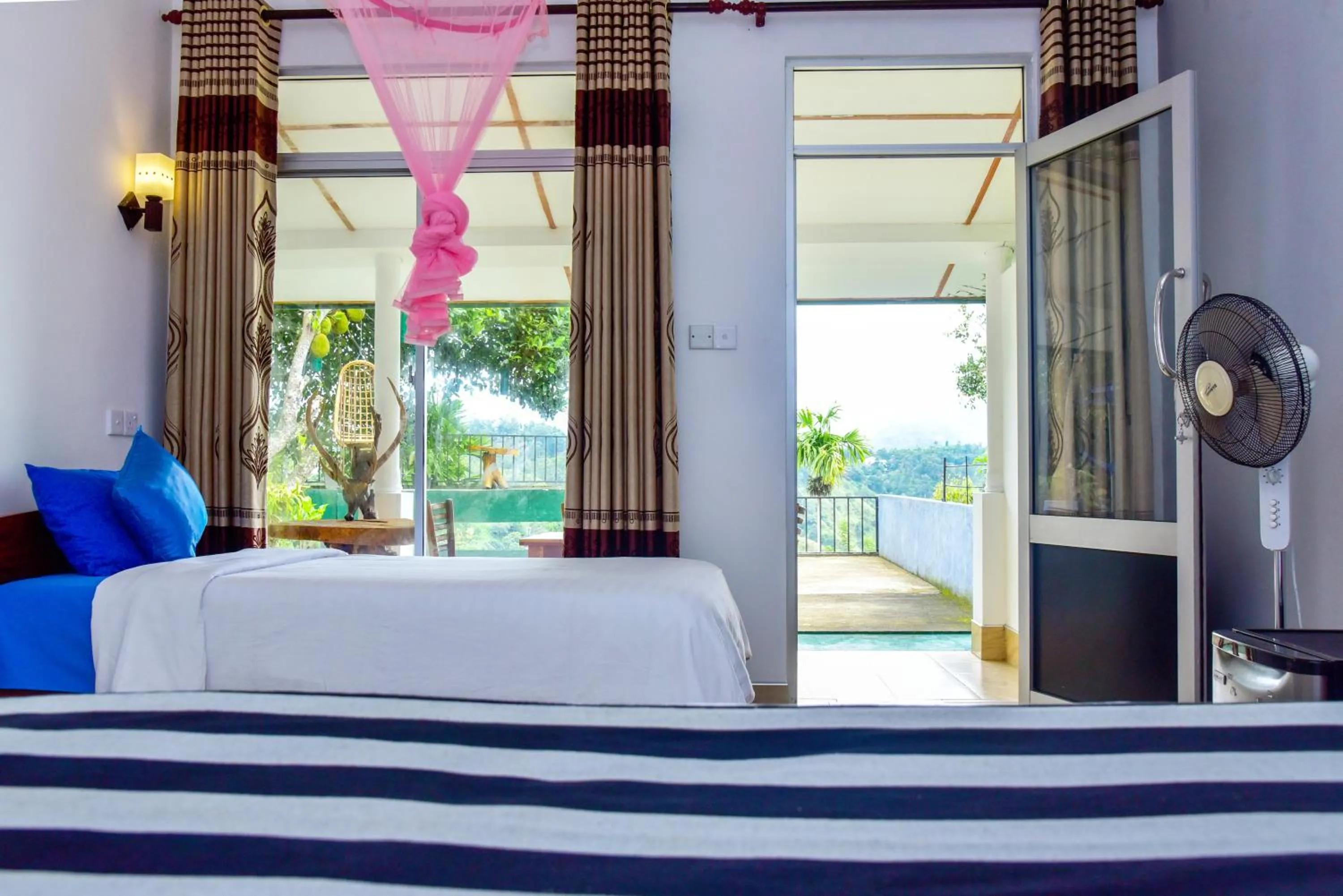 Deluxe Triple Room in Ella Nimal Nest Inn