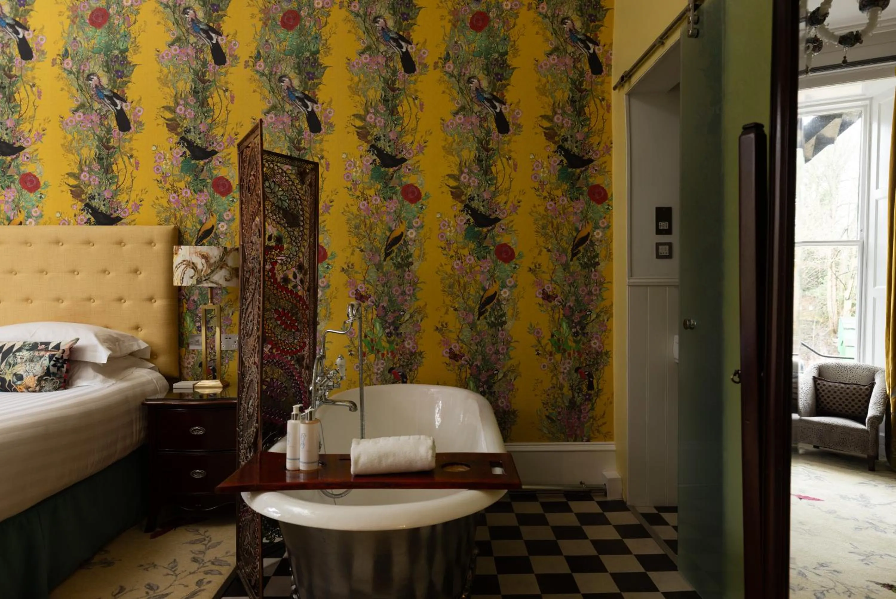 Bedroom, Bed in 24 Royal Terrace