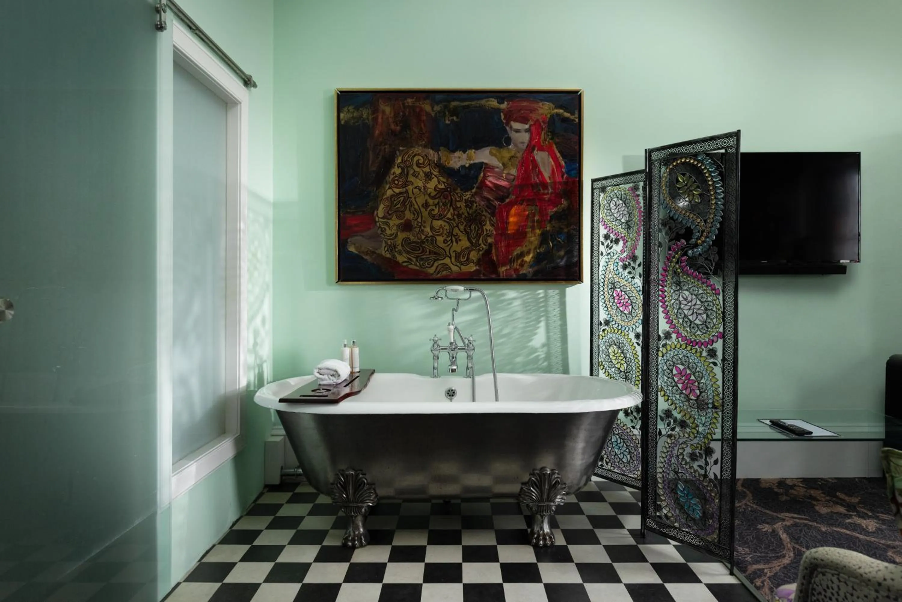 Bathroom in 24 Royal Terrace