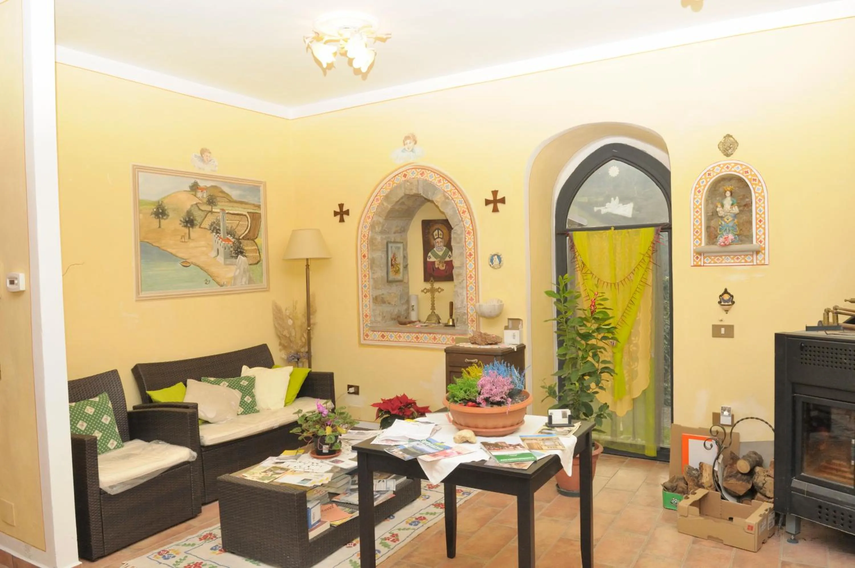 Communal lounge/ TV room in B&b San Nicola