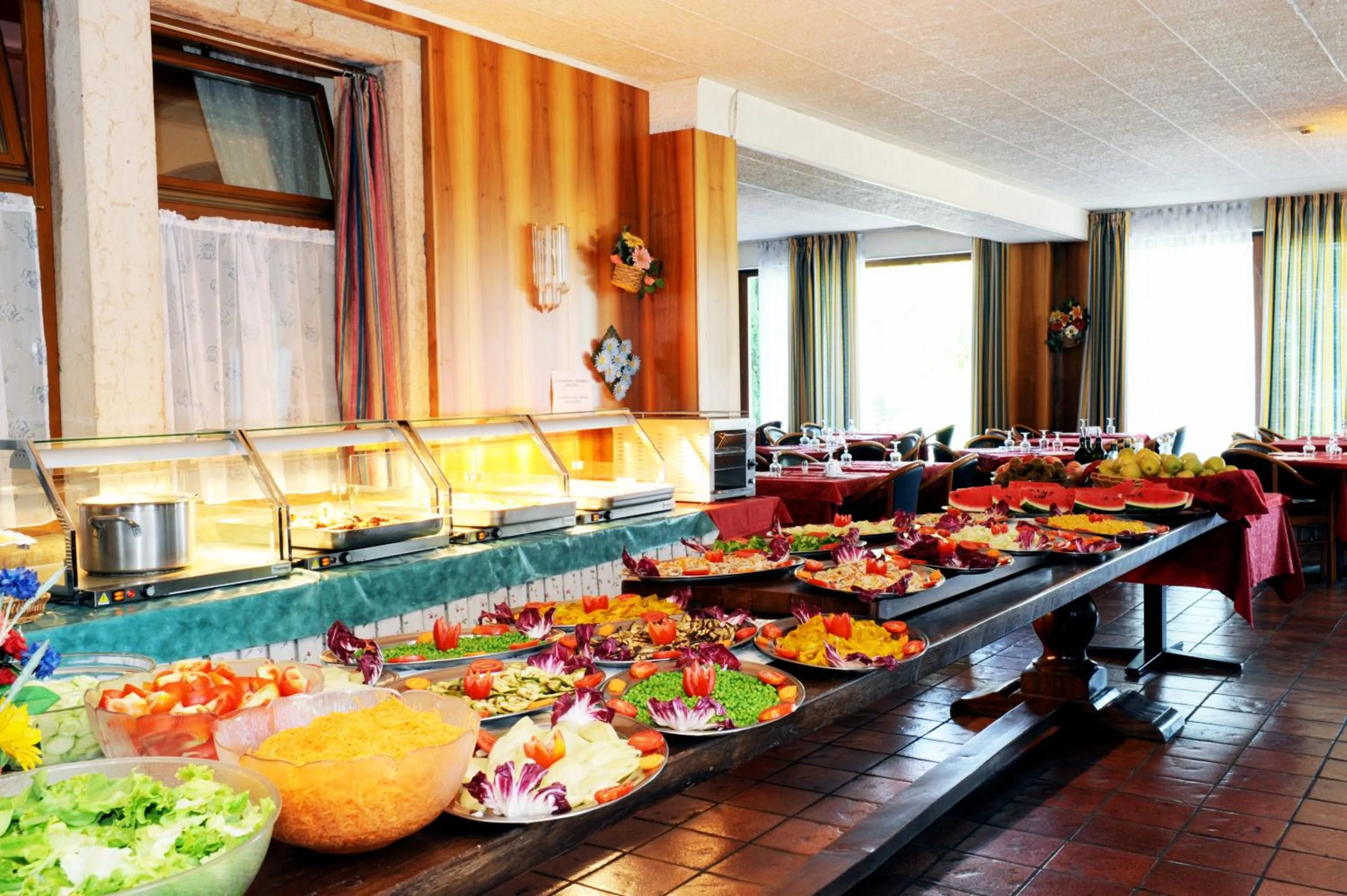 Continental breakfast in Park Hotel Jolanda