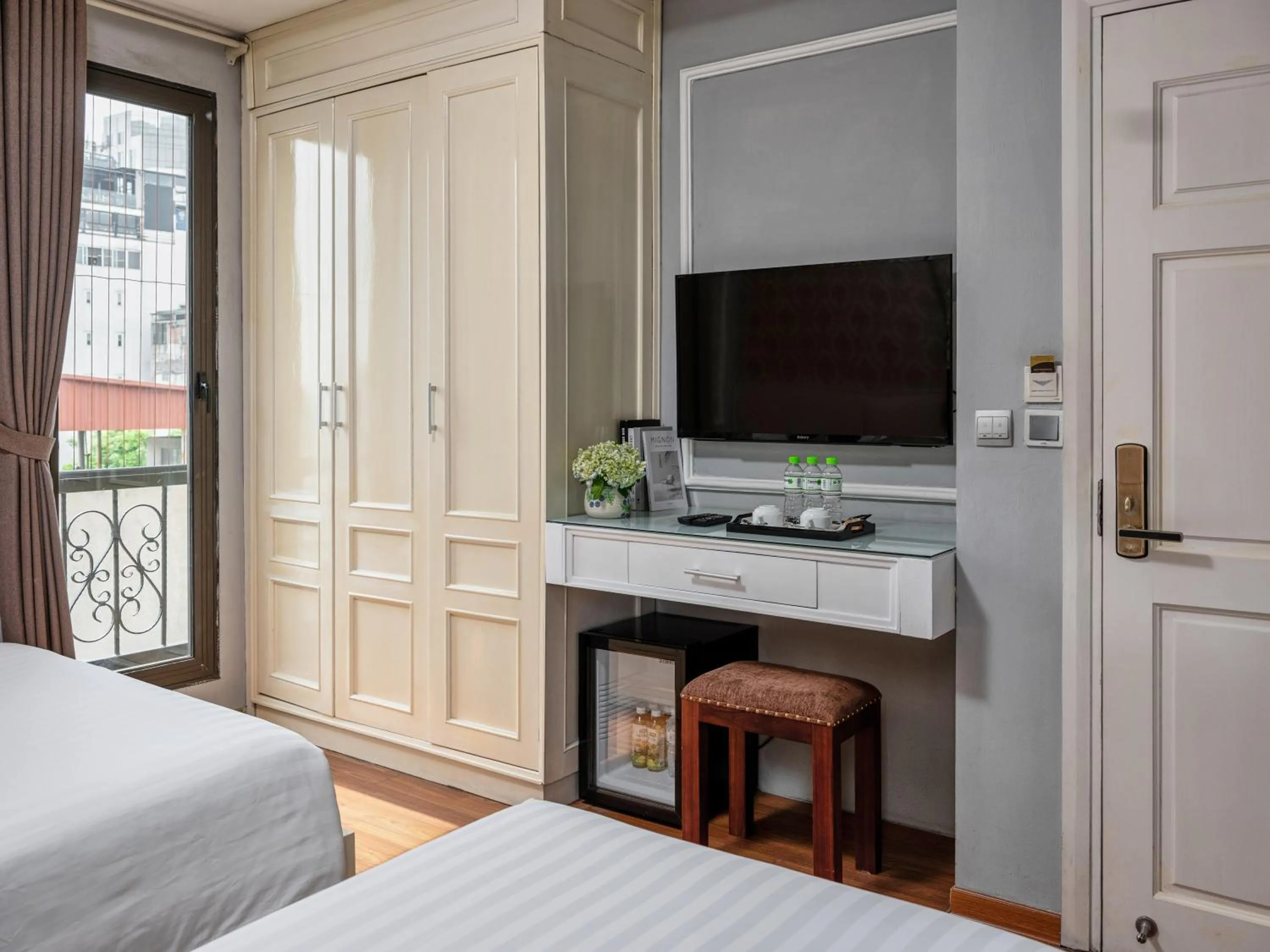 Photo of the whole room, Bed in Hanoi HM Boutique Hotel