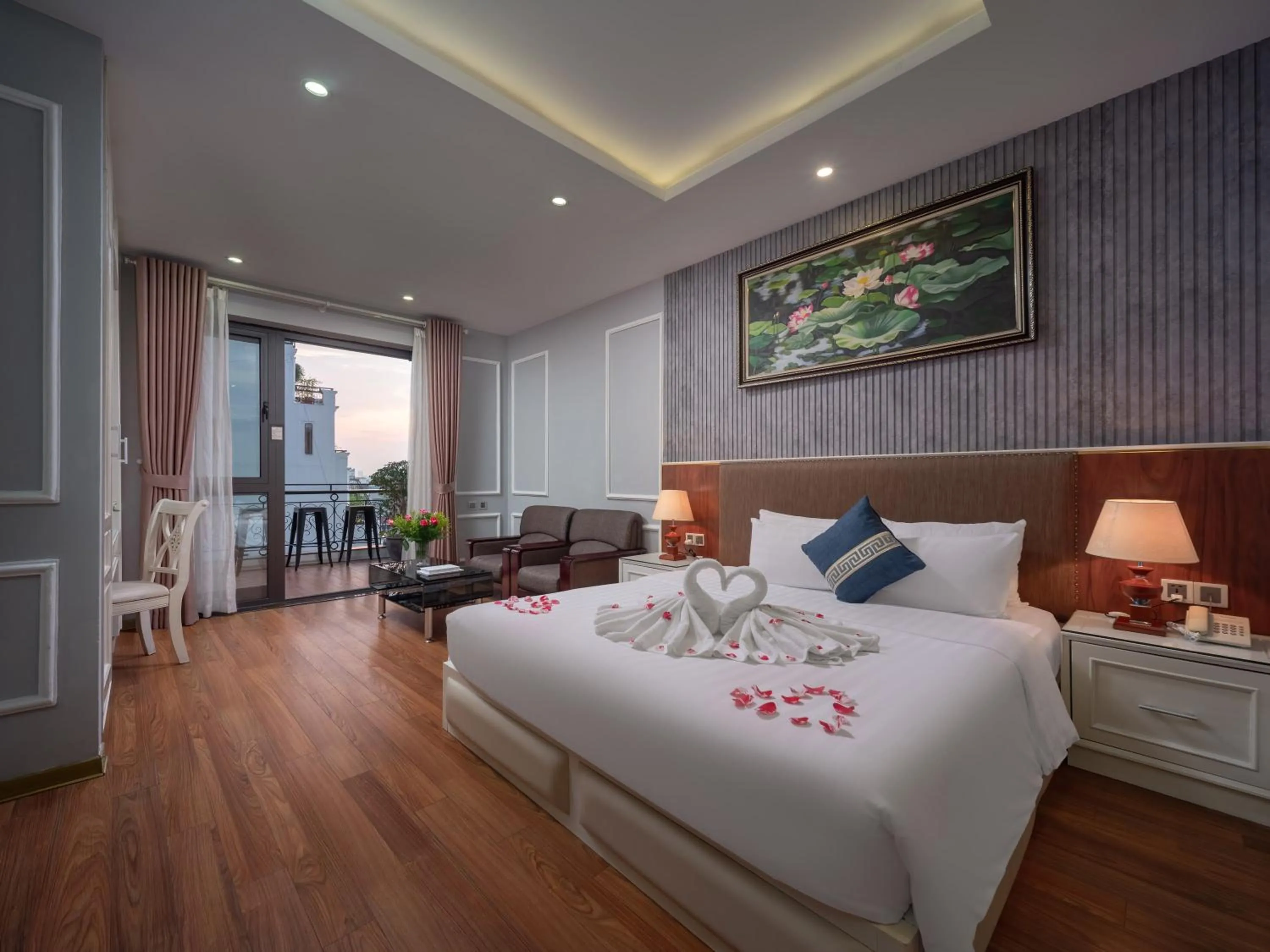 Property building, Bed in Hanoi HM Boutique Hotel