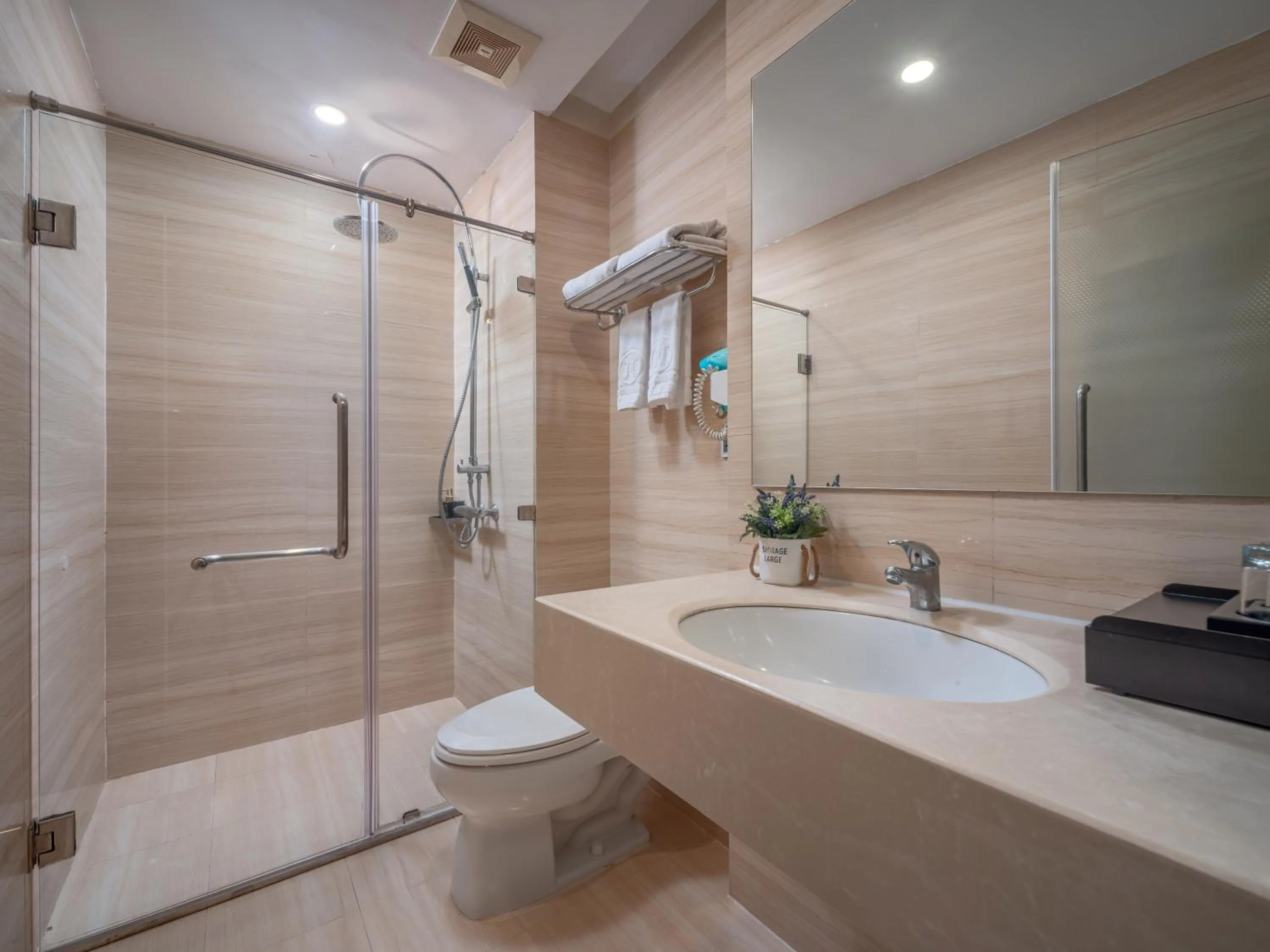 Shower in Hanoi HM Boutique Hotel