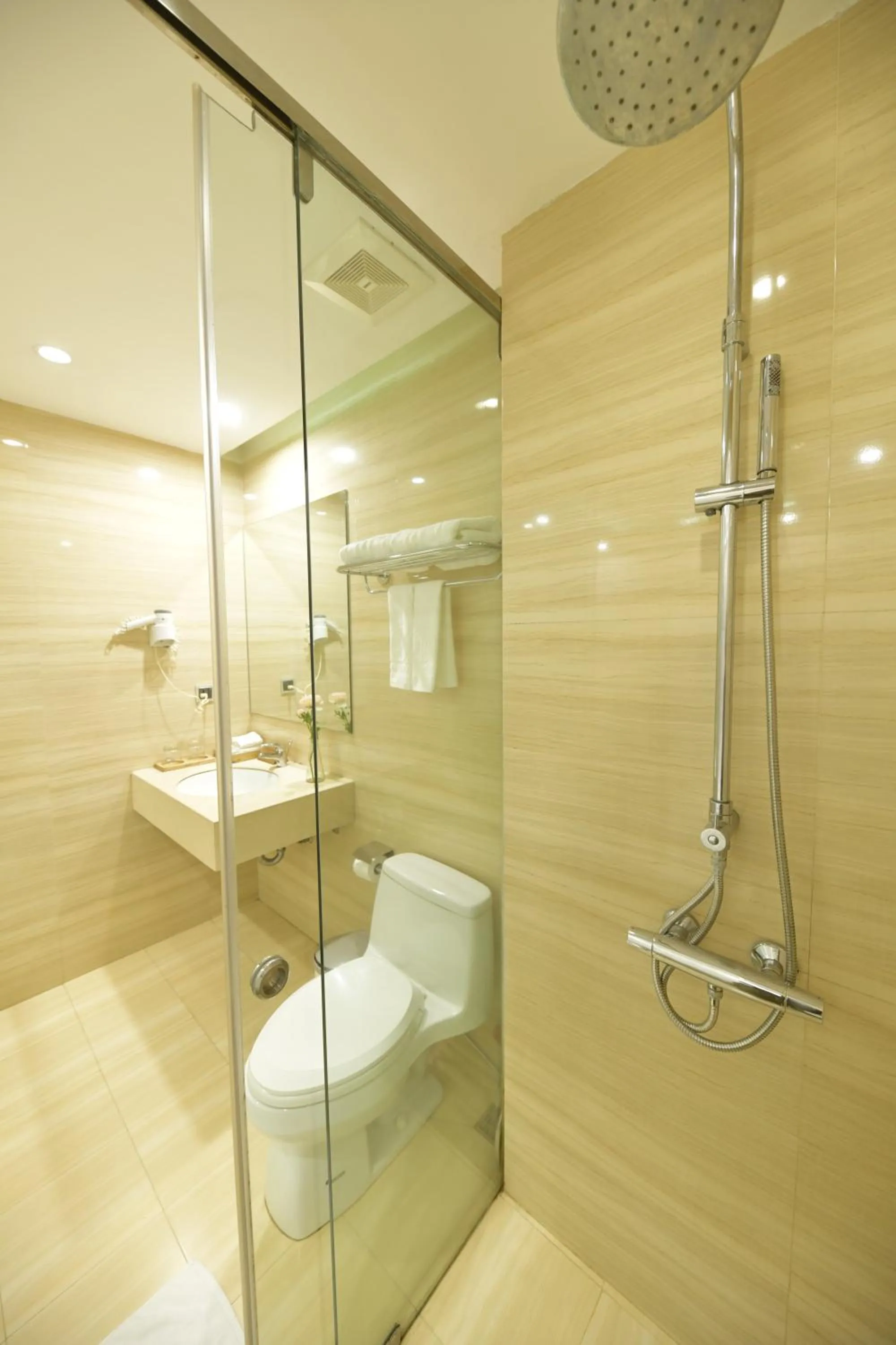 Toilet in Hanoi HM Boutique Hotel