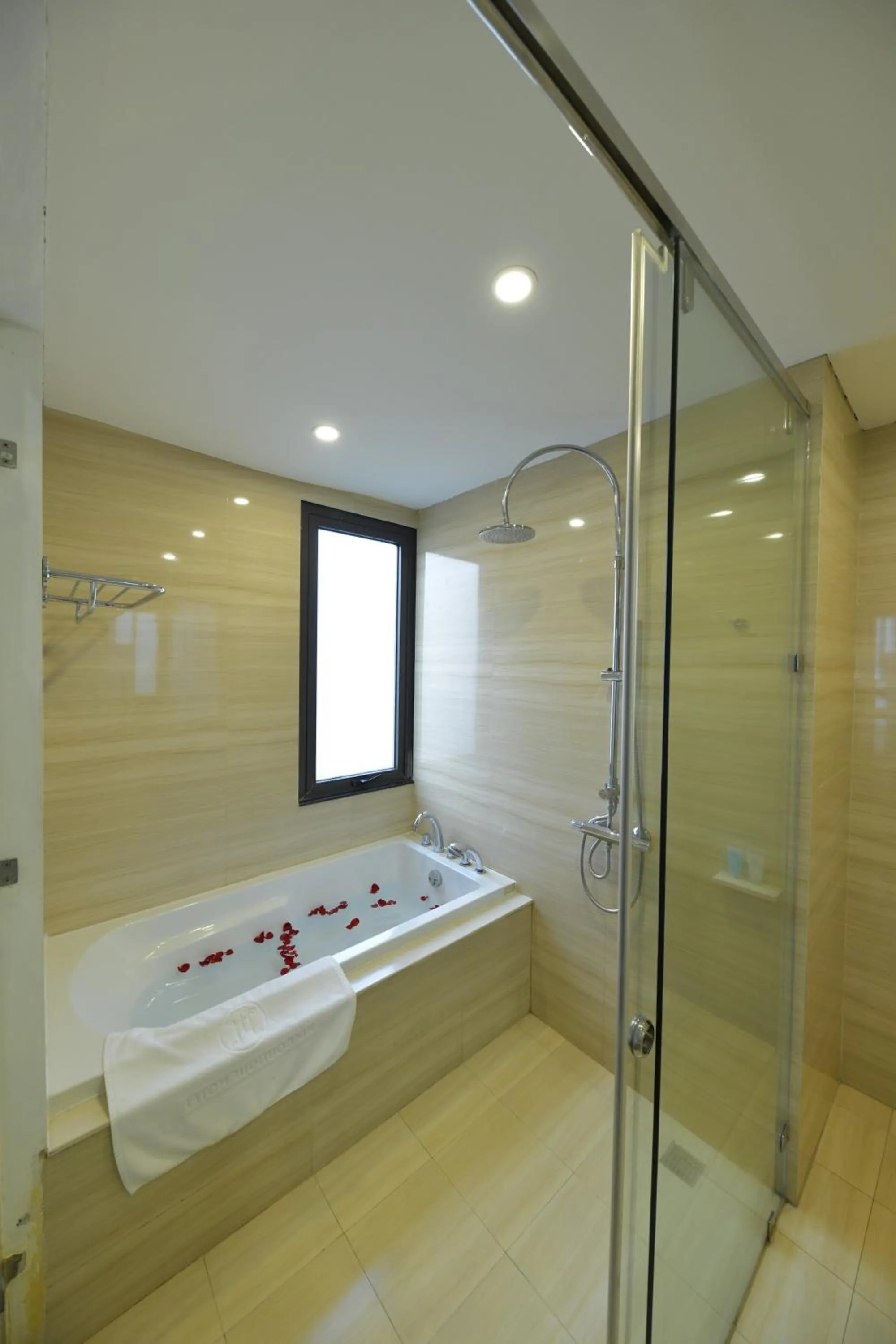 Bath in Hanoi HM Boutique Hotel