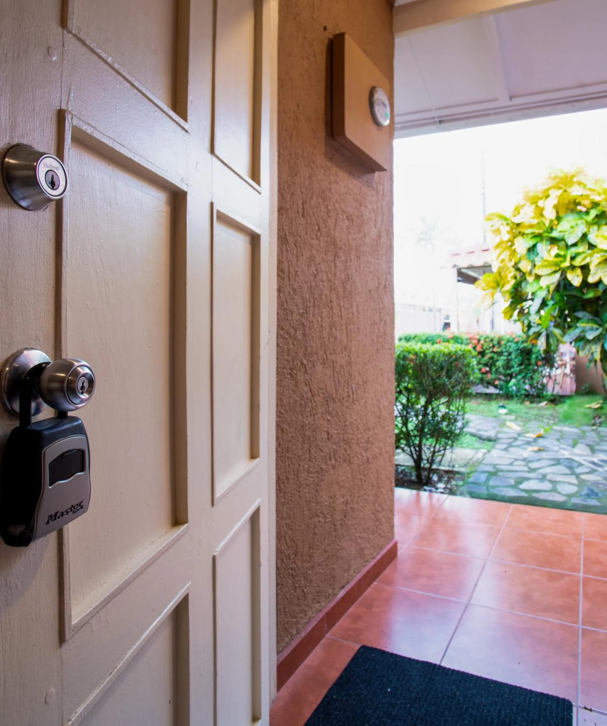 Facade/entrance in Villas Paraiso B52