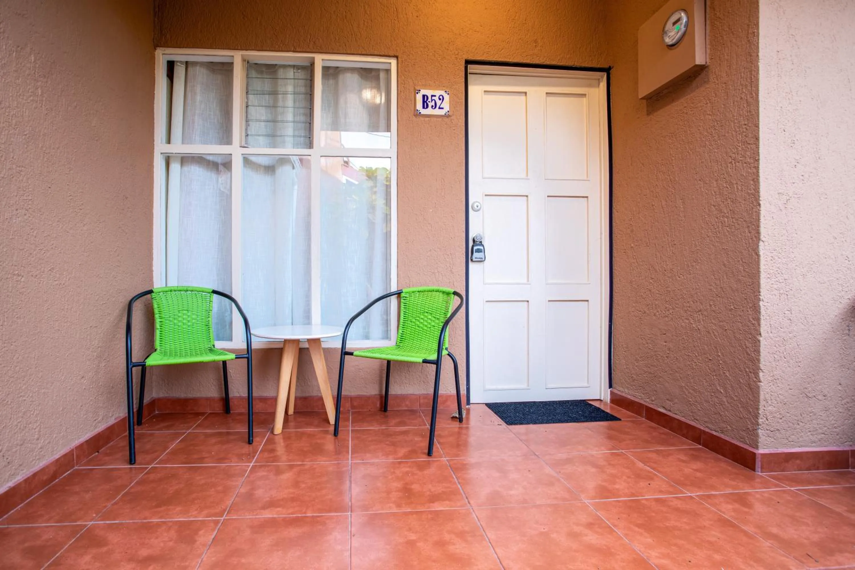 Facade/entrance in Villas Paraiso B52
