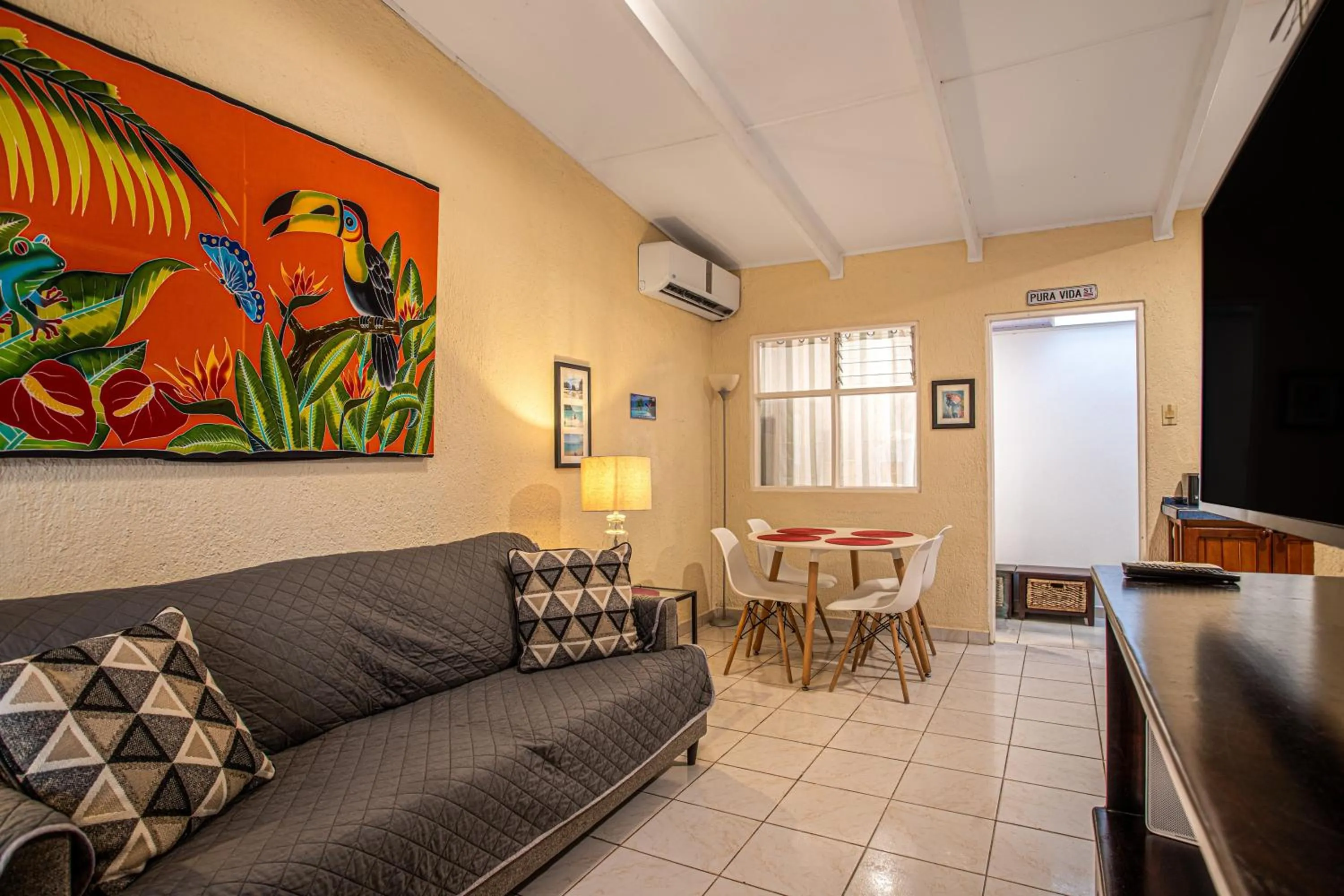 Photo of the whole room in Villas Paraiso B52