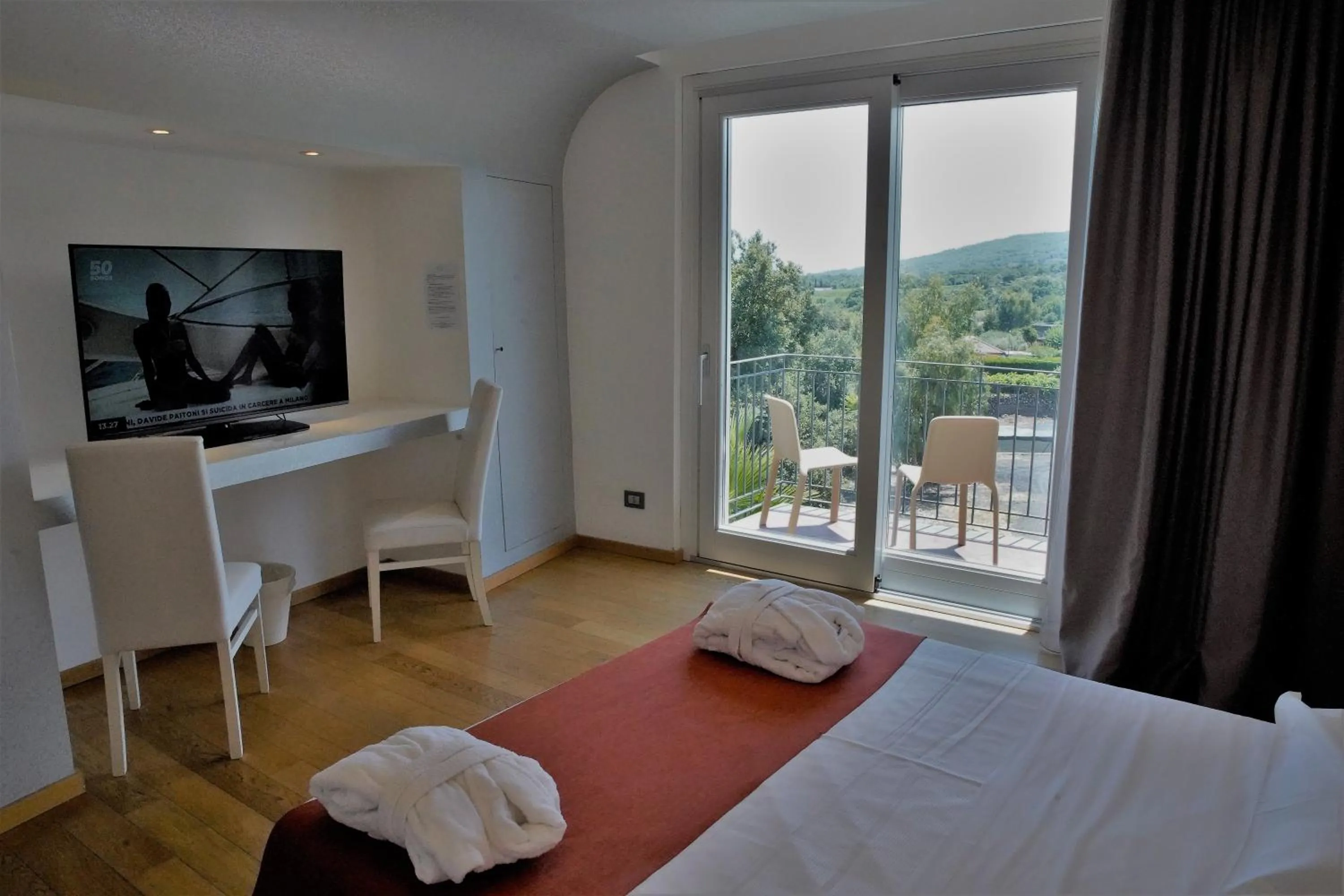 Bedroom, Bed in Mareneve Resort