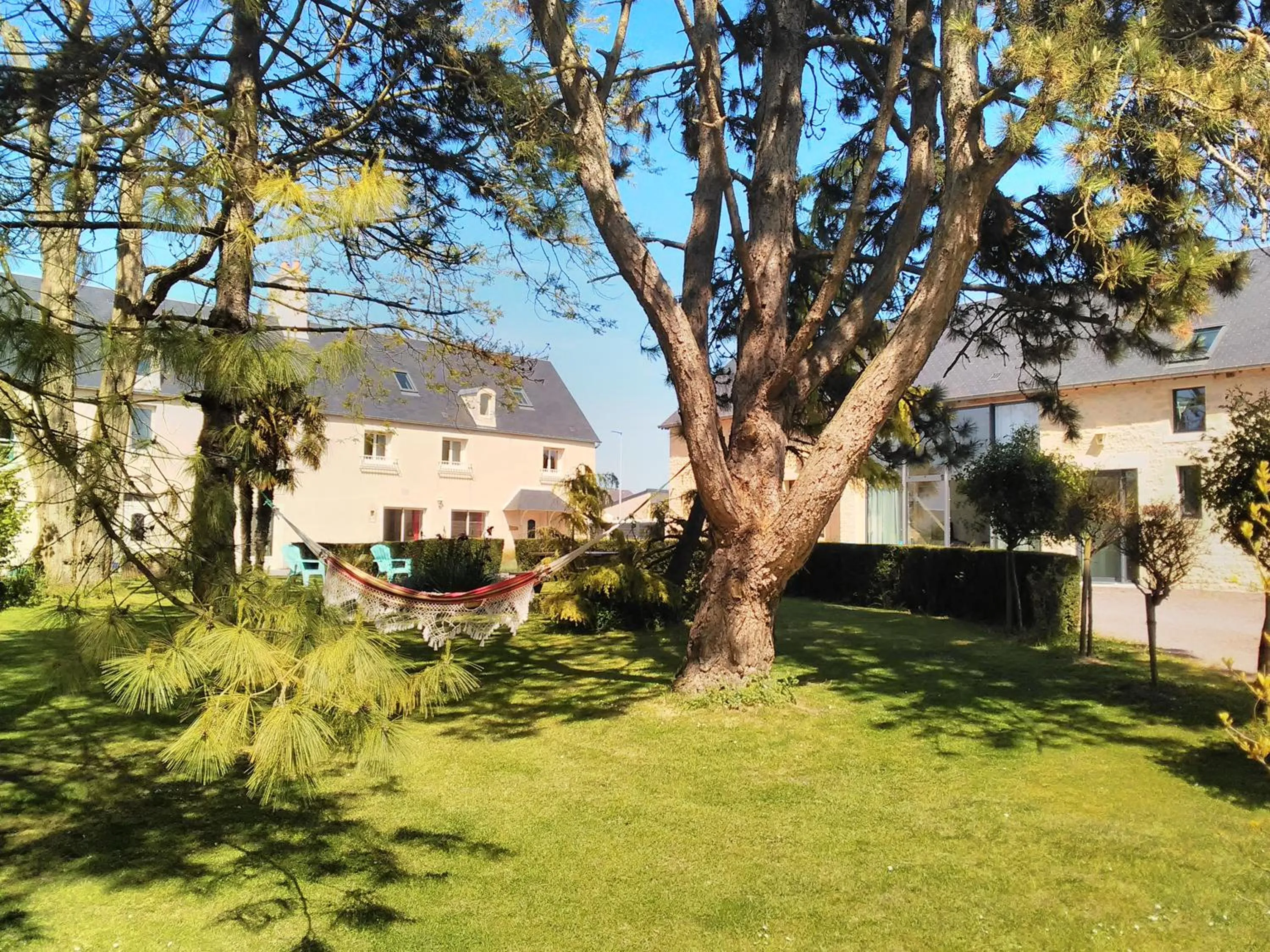 Property building in La Pomme Rouge
