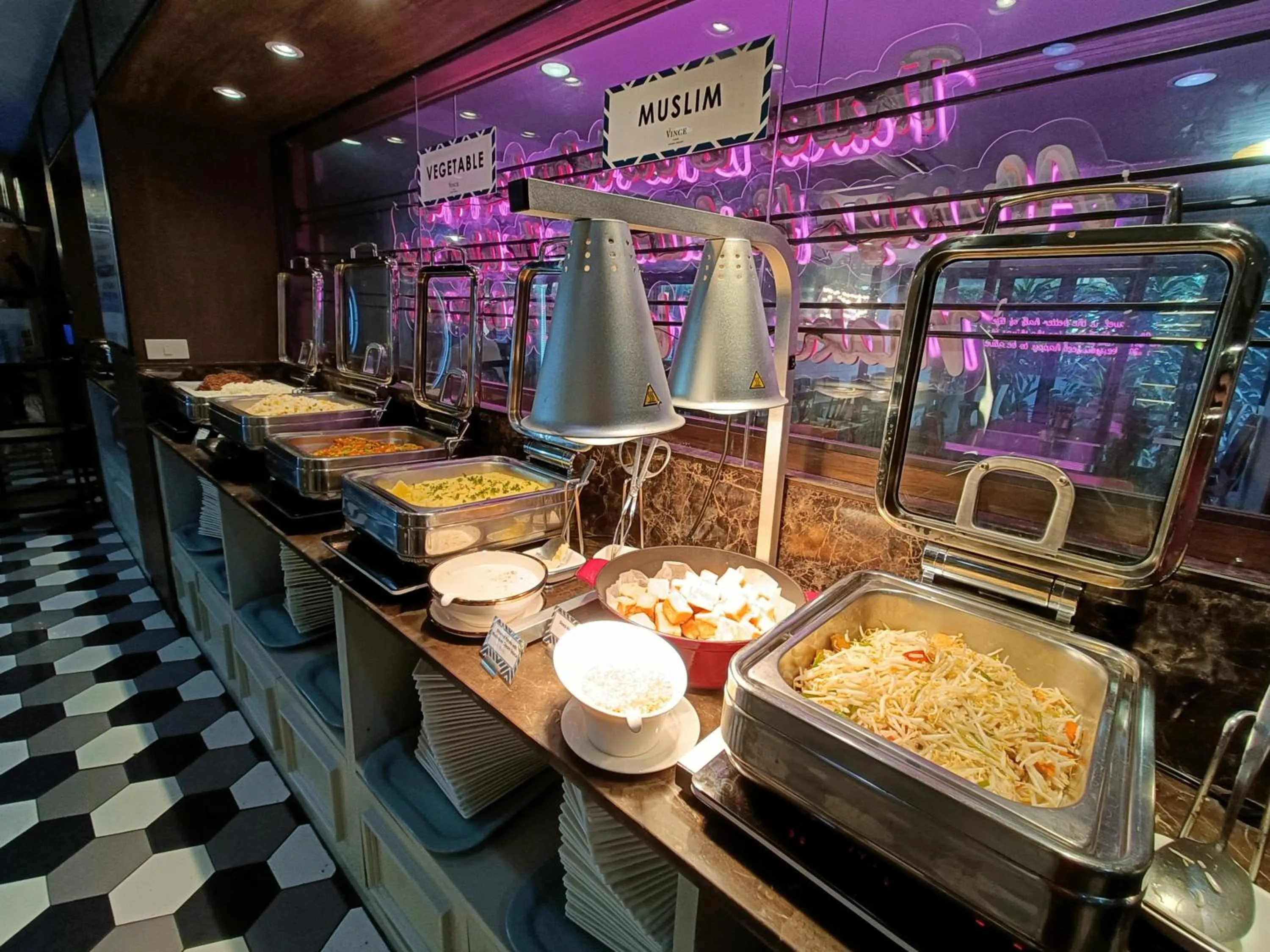 Buffet breakfast in Vince Hotel Pratunam