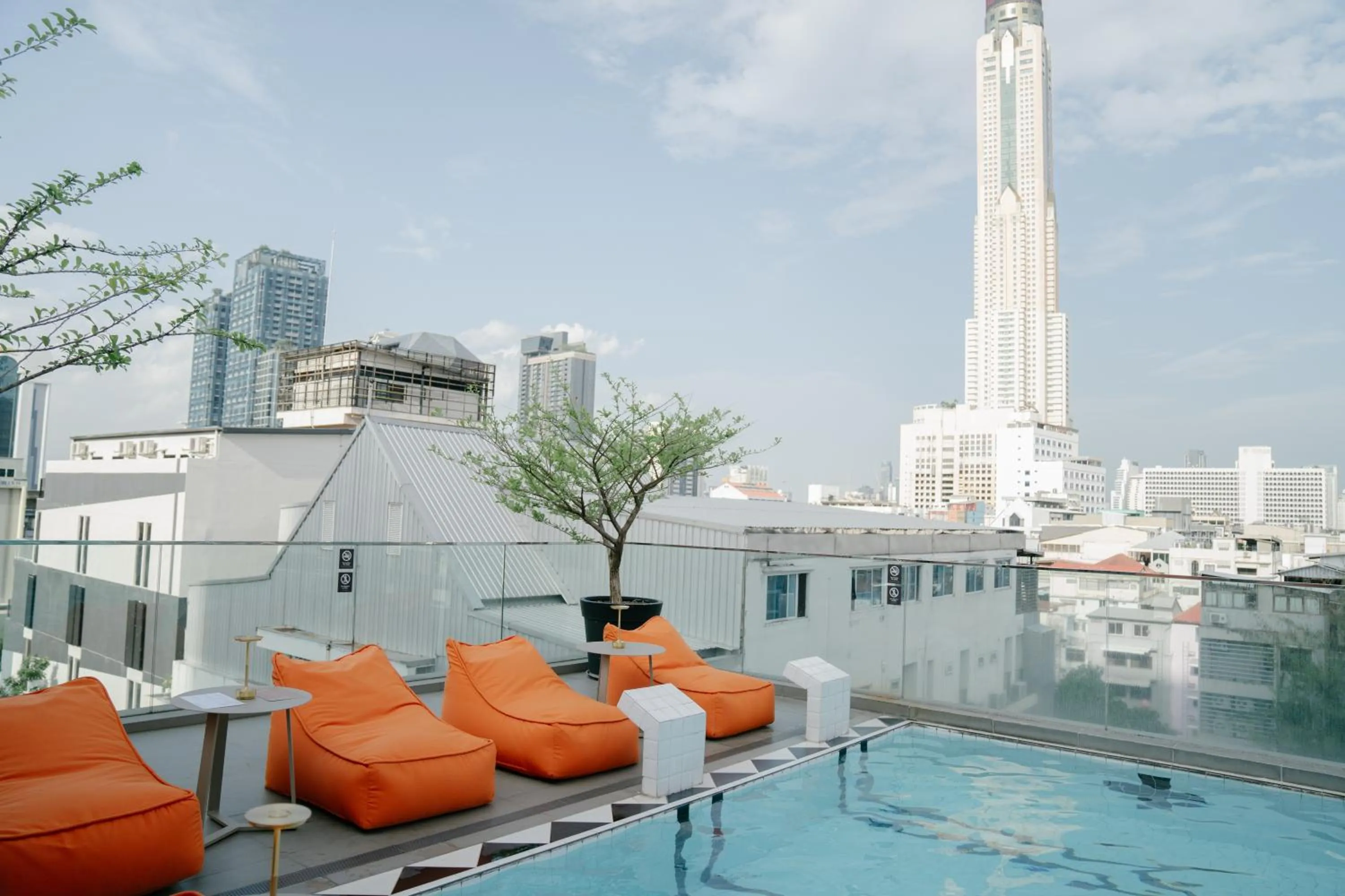 Swimming pool in Vince Hotel Pratunam