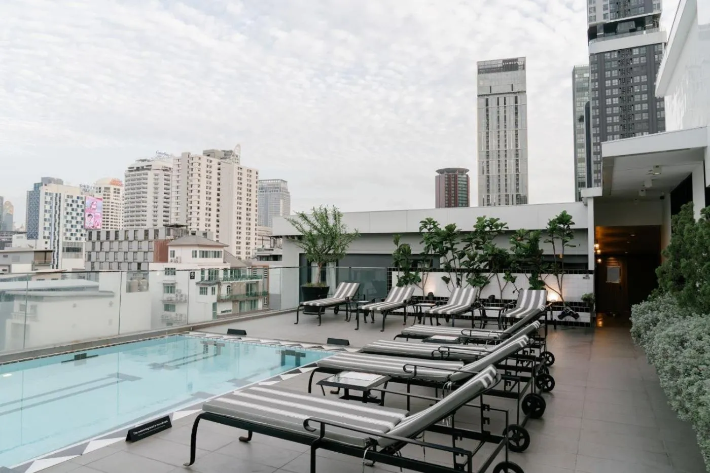 Swimming pool in Vince Hotel Pratunam