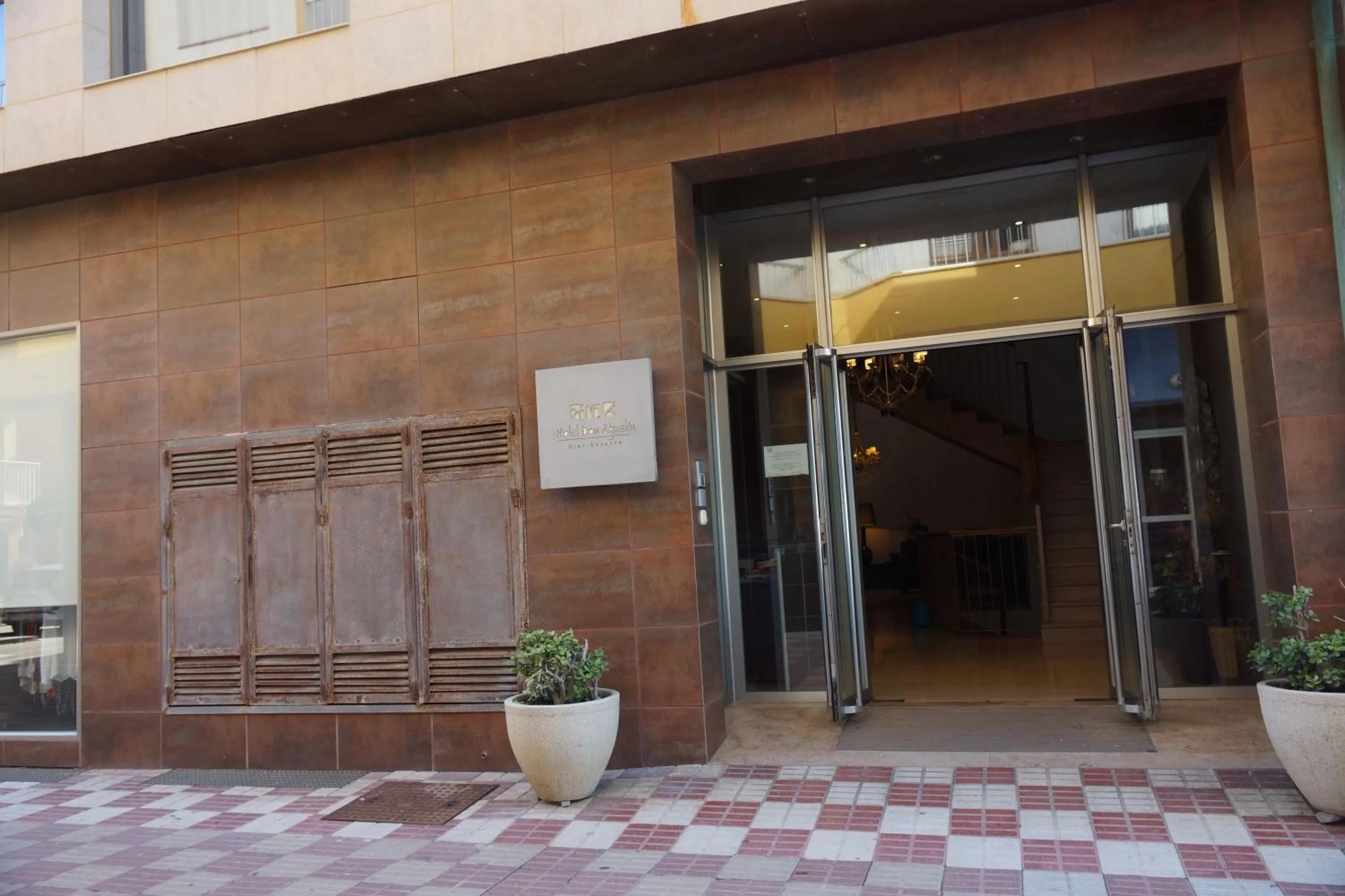 Facade/entrance in Don Agustin