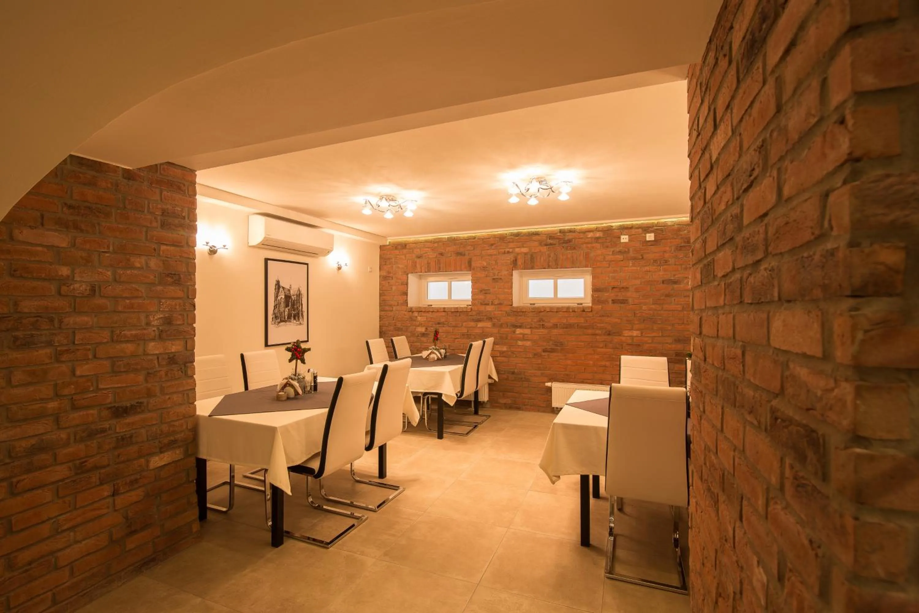 Restaurant/places to eat in Zajazd Biskupi