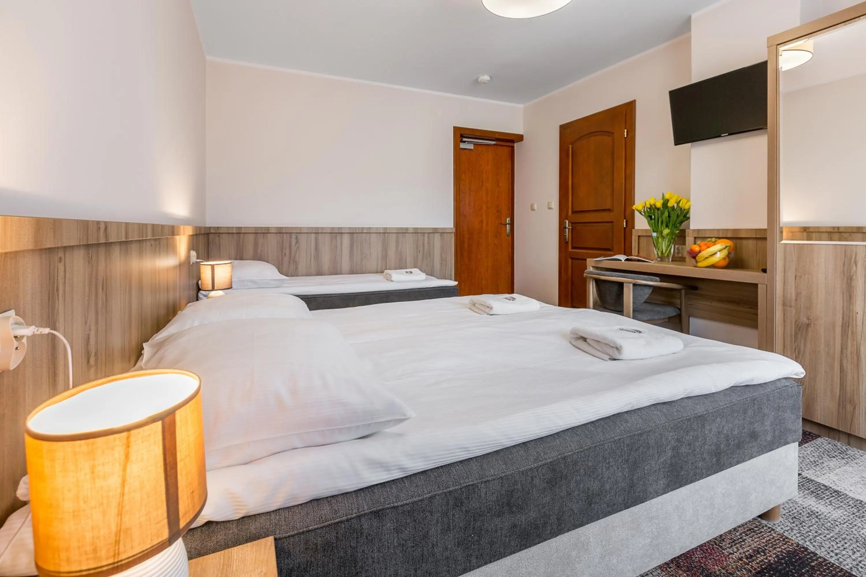 Triple Room with Shower in Ośrodek Wypoczynkowy Borowy
