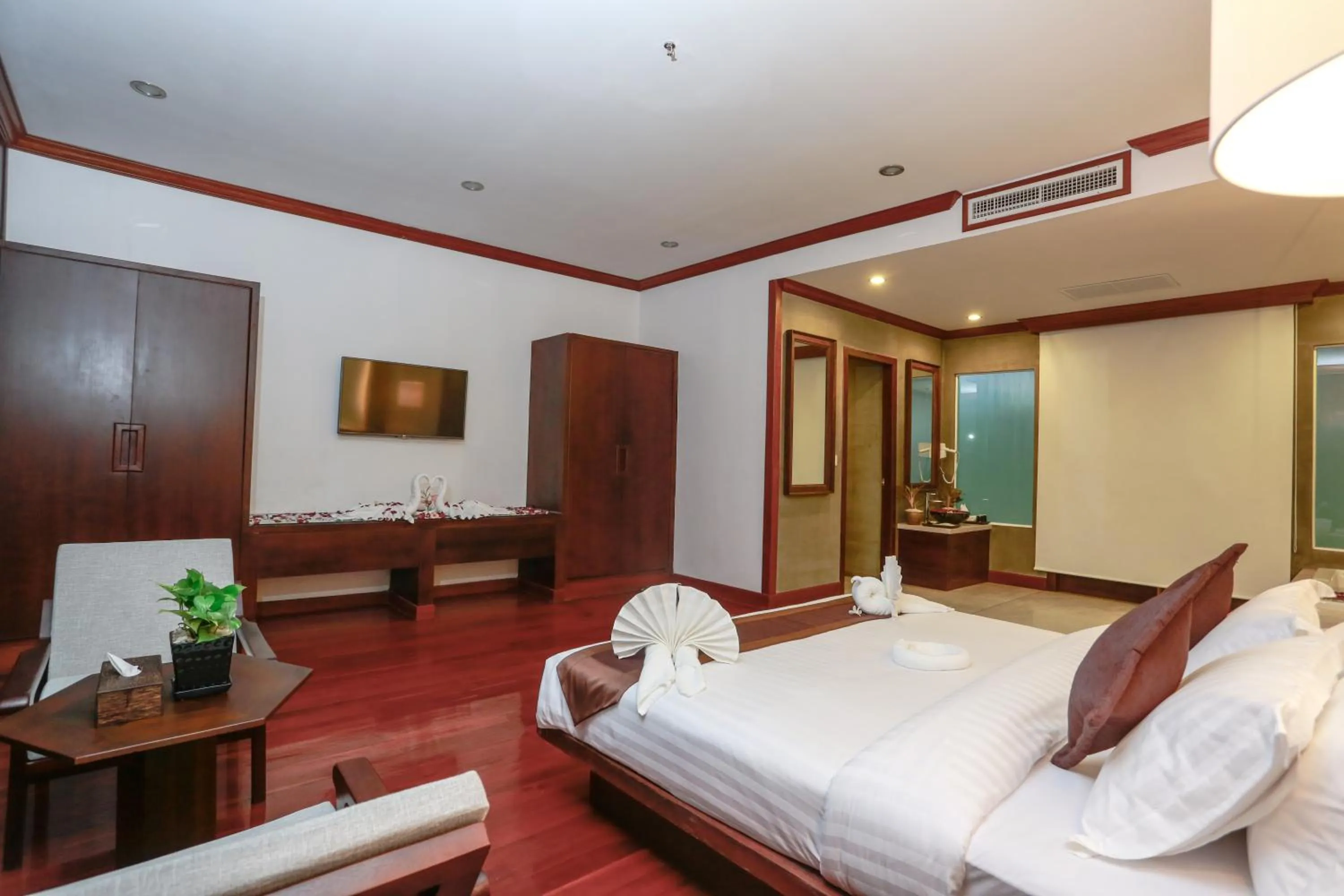 Communal lounge/ TV room, Bed in The Moon Residence & Spa