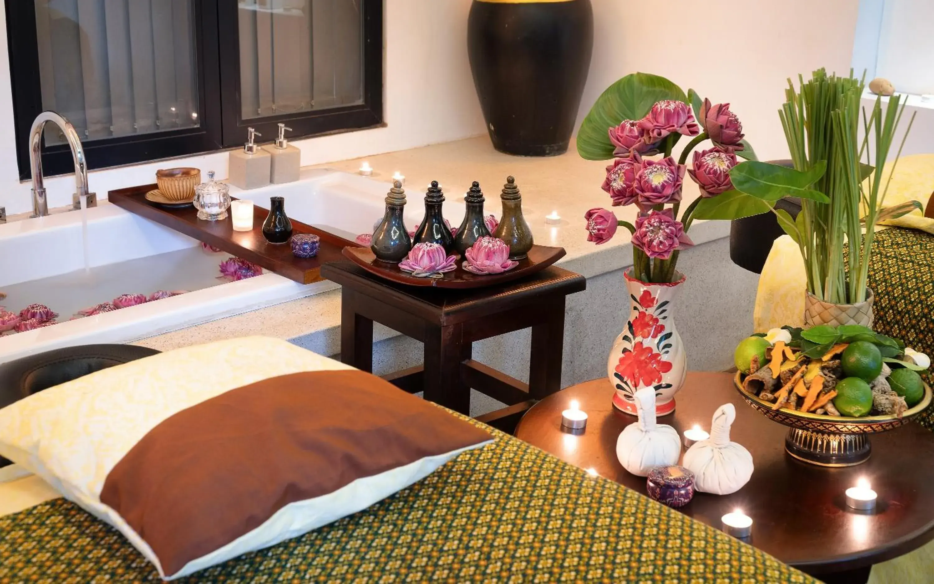 Spa and wellness centre/facilities, Bed in The Moon Residence & Spa Spa and wellness centre/facilities, Bed in The Moon Residence & Spa