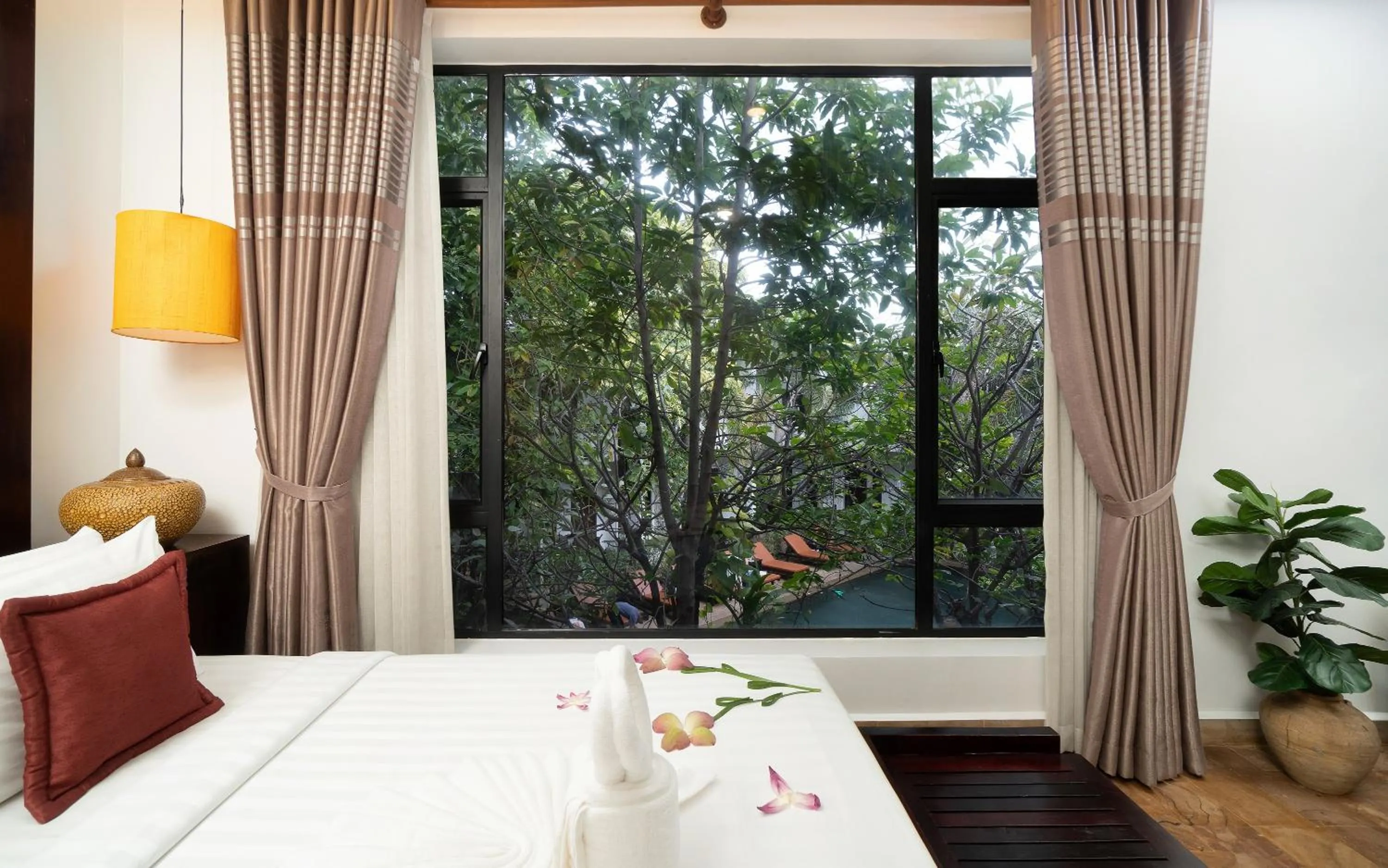 Bed in The Moon Residence & Spa