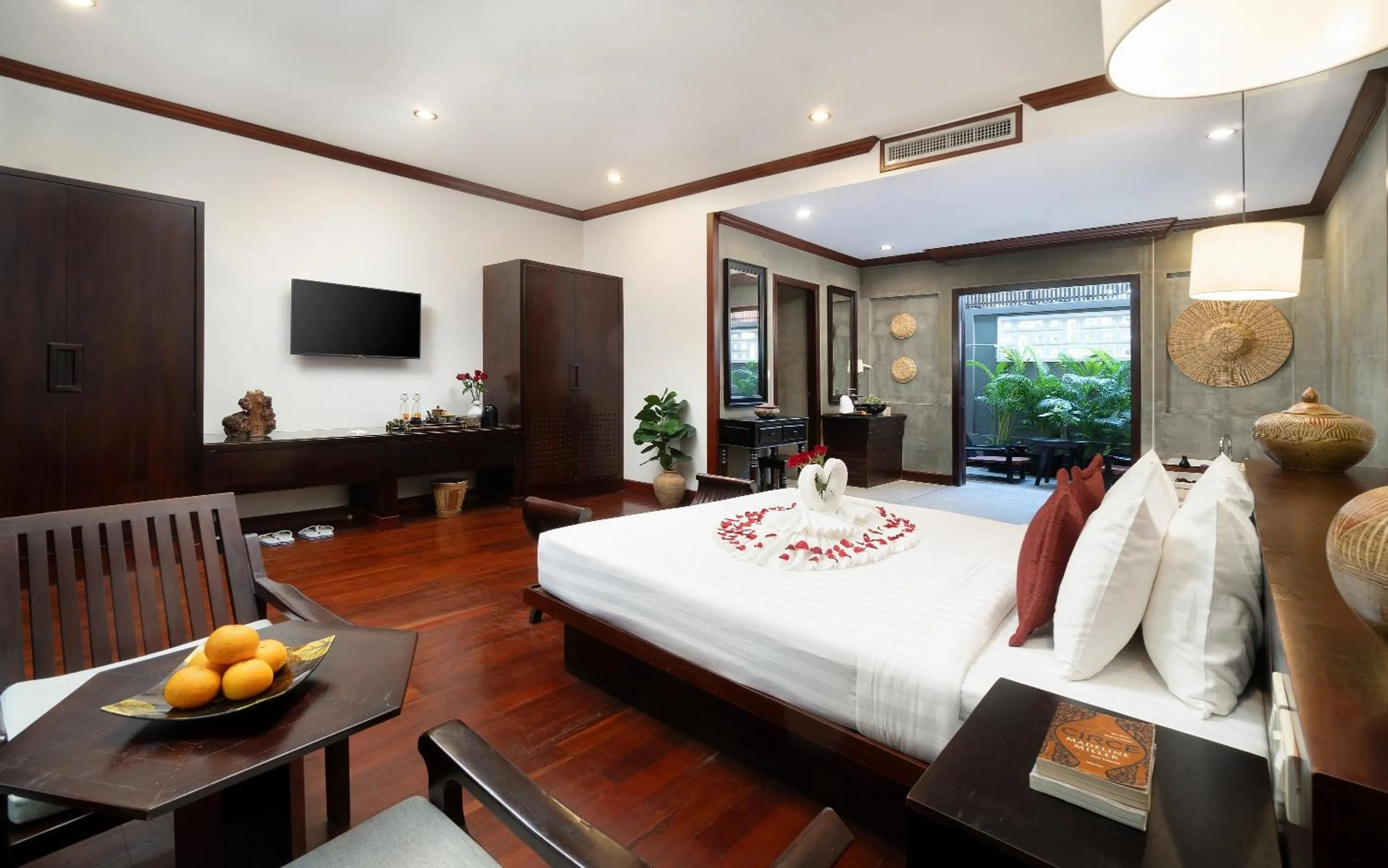 TV and multimedia, Bed in The Moon Residence & Spa