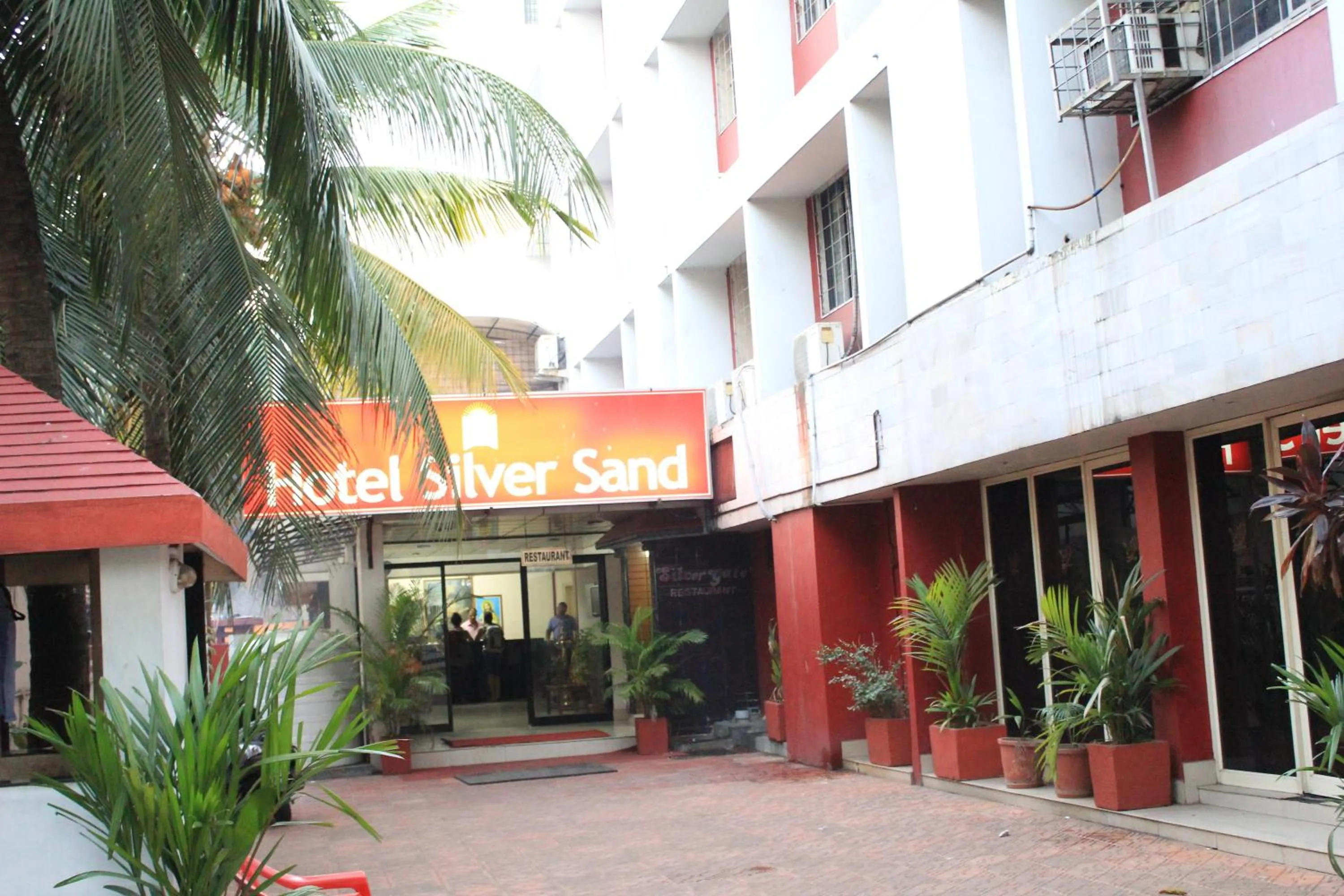 Facade/entrance in Hotel Silver Sand
