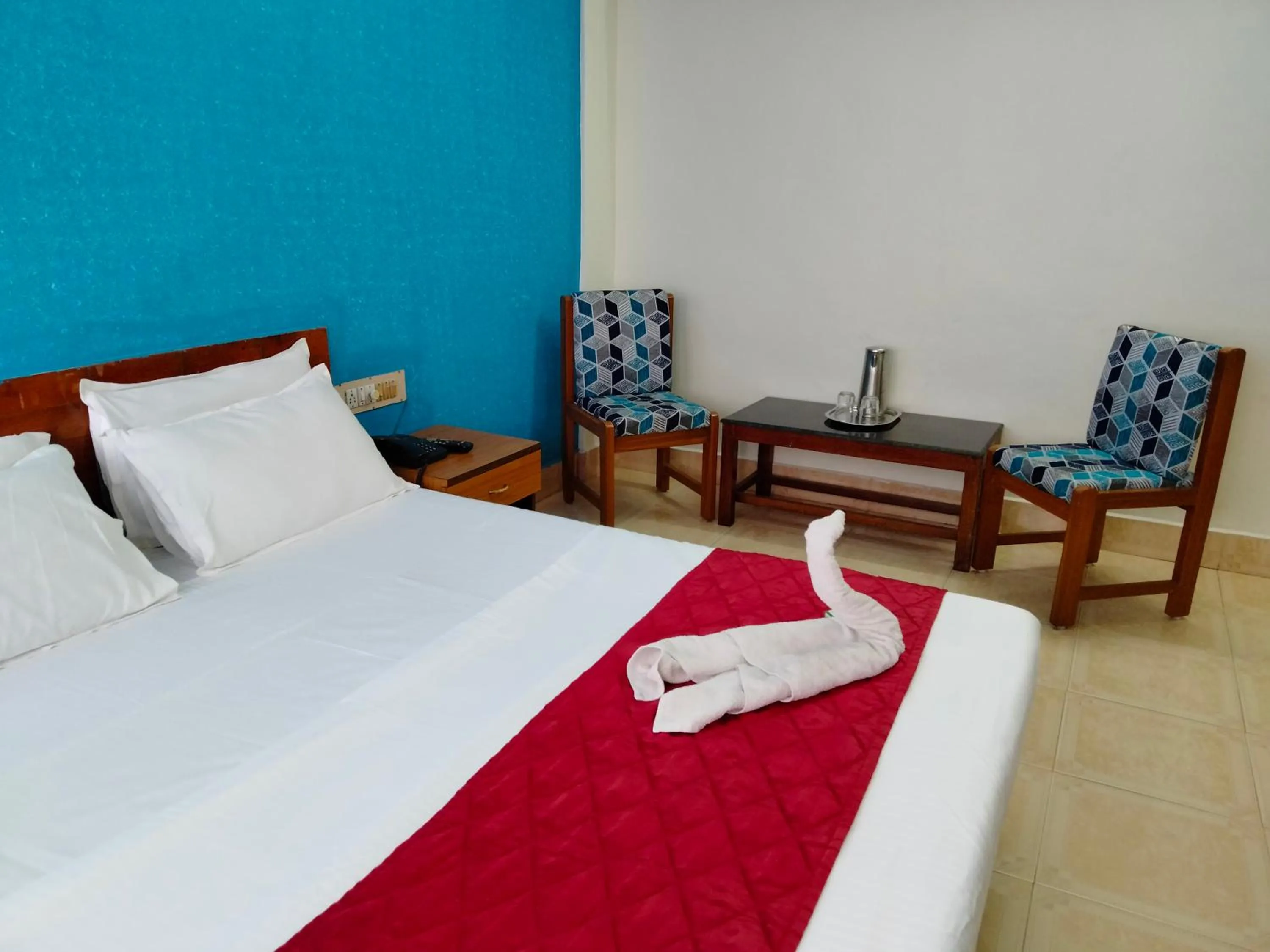 View (from property/room), Bed in Hotel Silver Sand