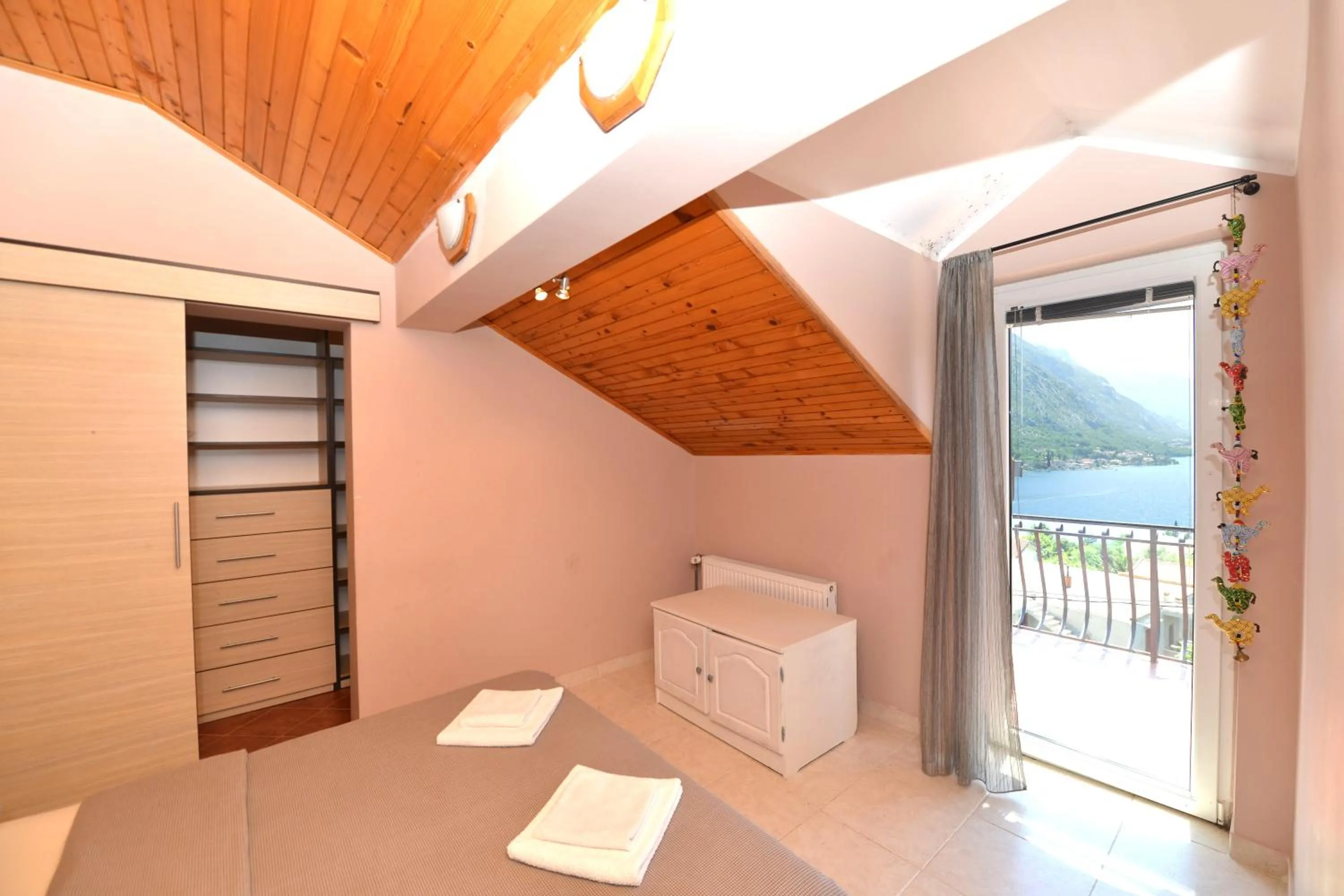 Bedroom, Bed in J & P Apartments Orahovac