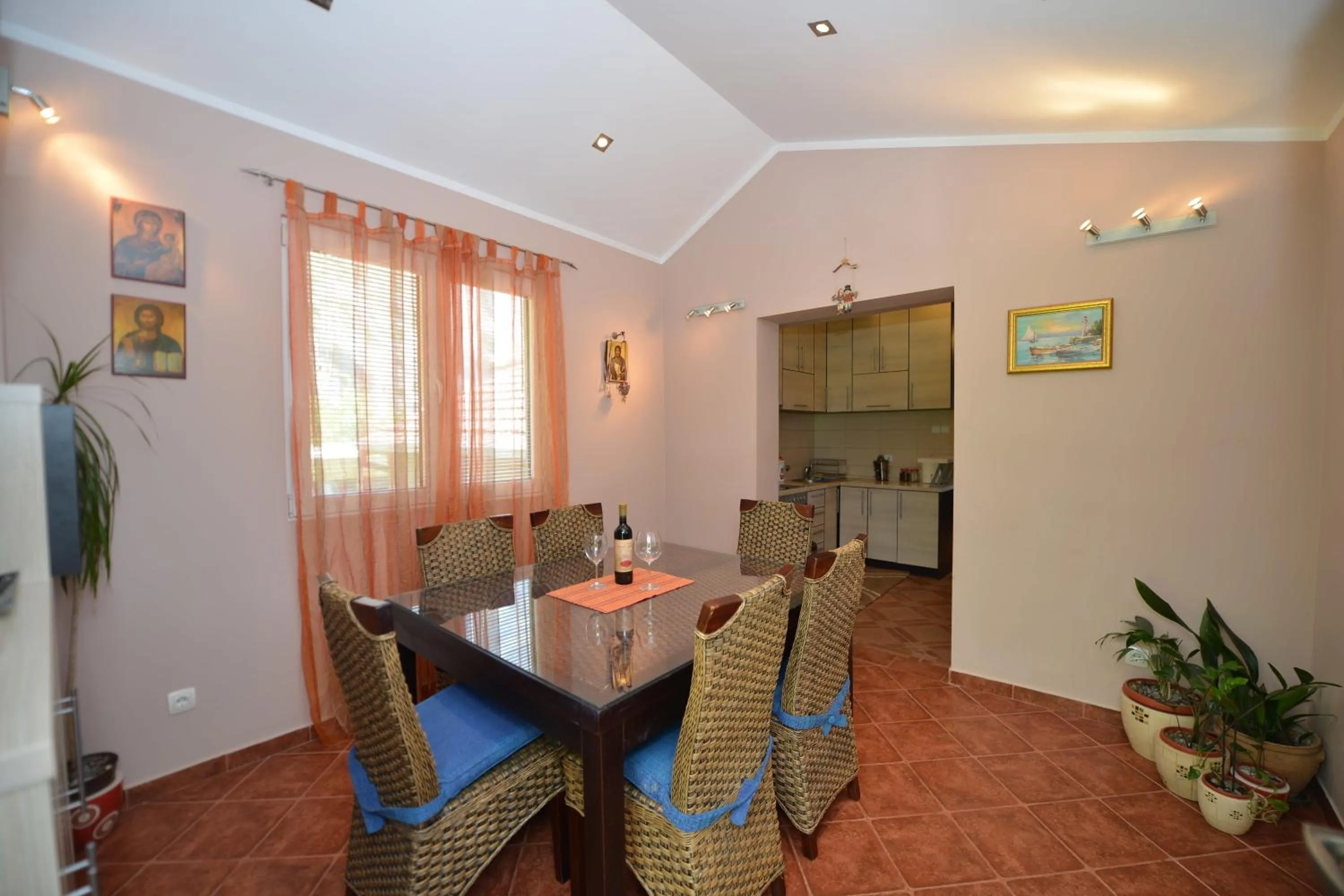 TV and multimedia in J & P Apartments Orahovac