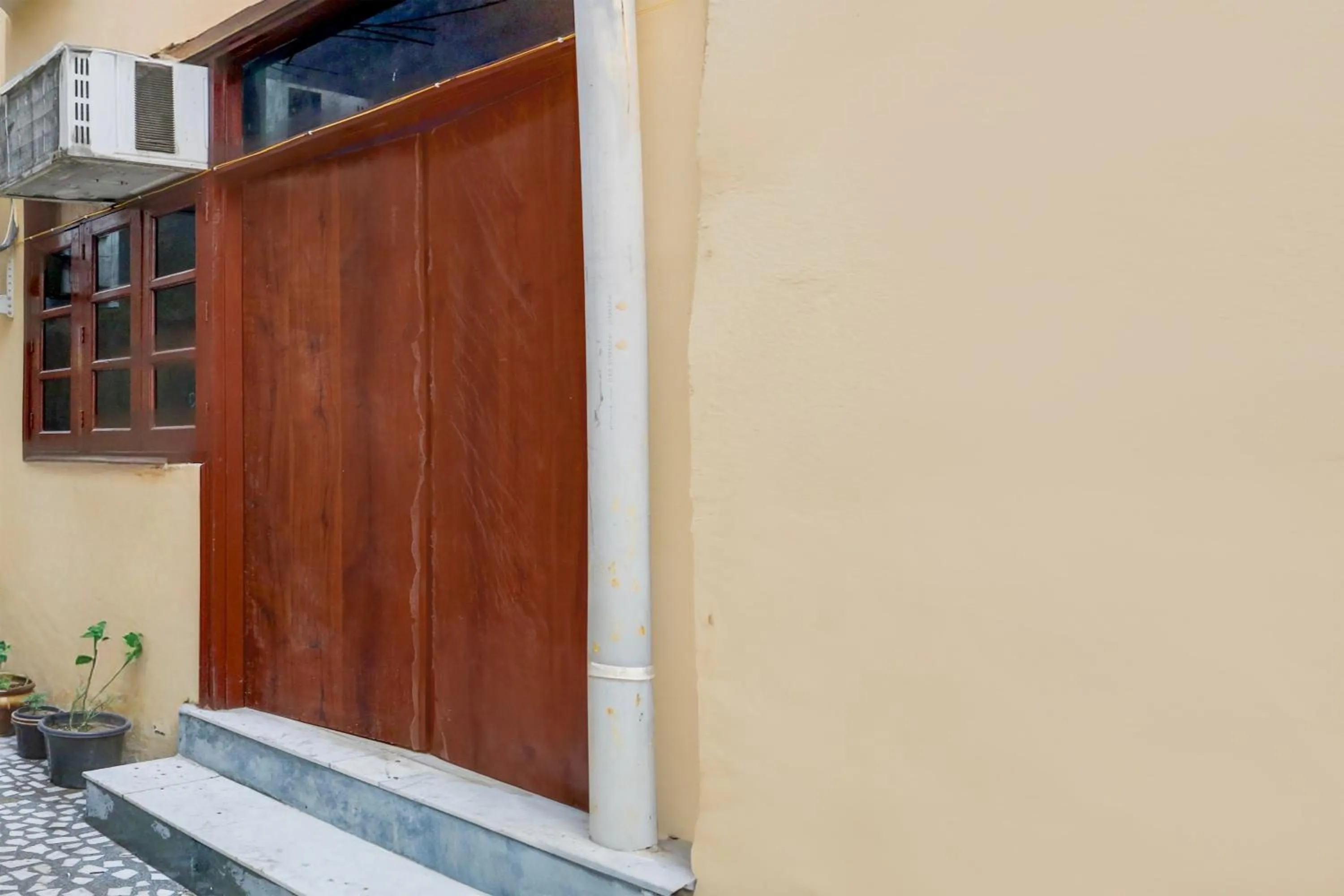 Facade/entrance in Super Hotel O Green Park Residency 2