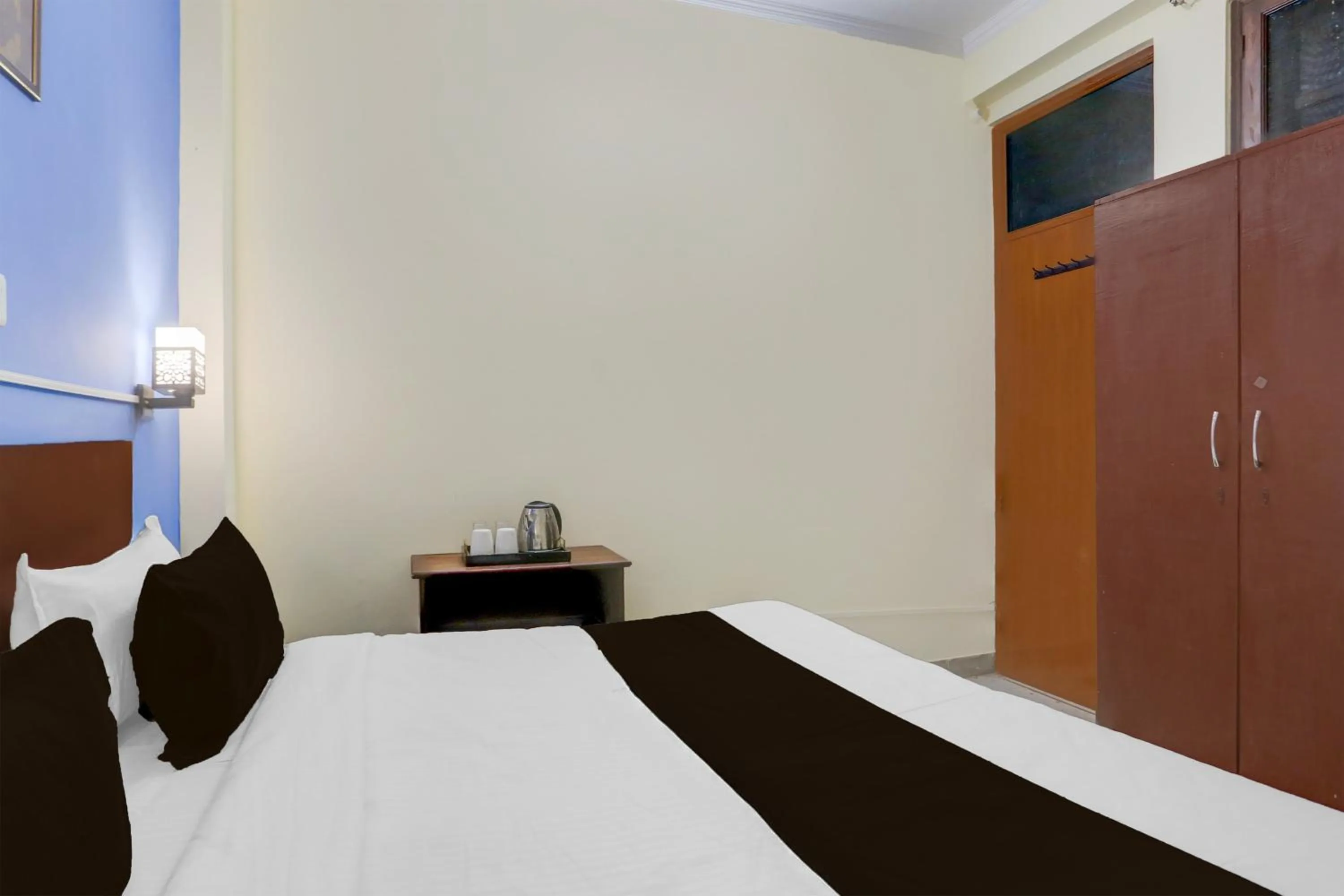 Bedroom, Bed in Super Hotel O Green Park Residency 2