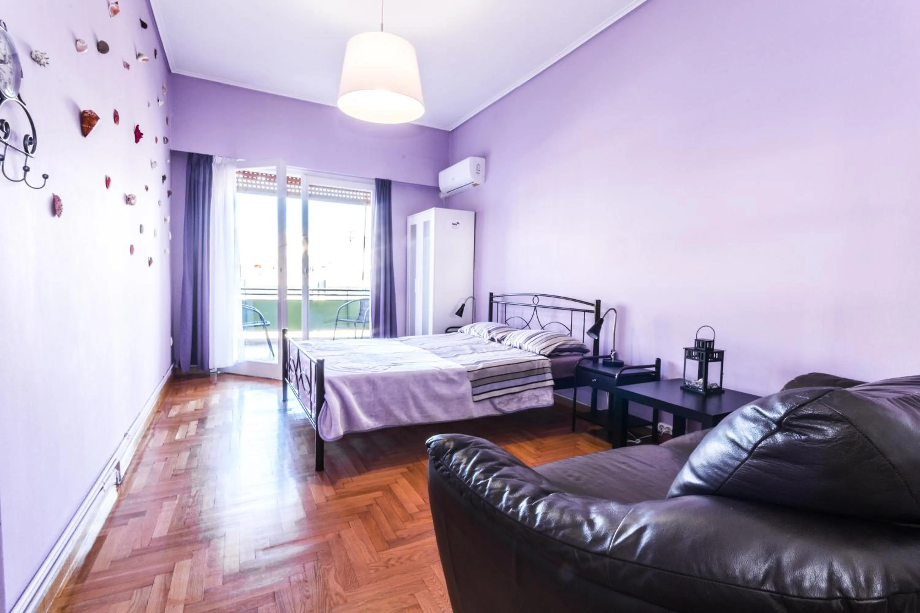 Photo of the whole room, Bed in Petaluda House 1