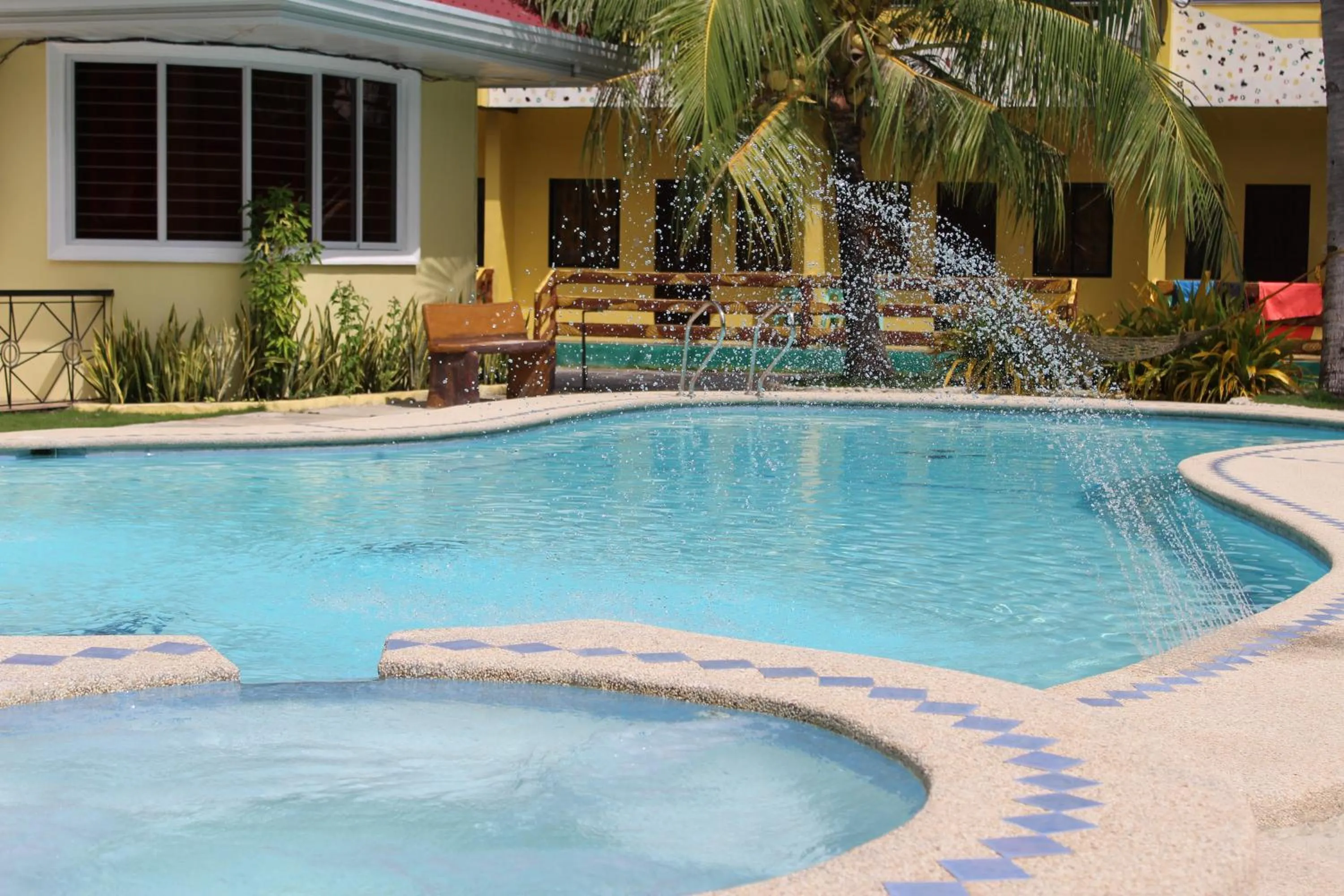 Swimming pool in Lagnason's Place