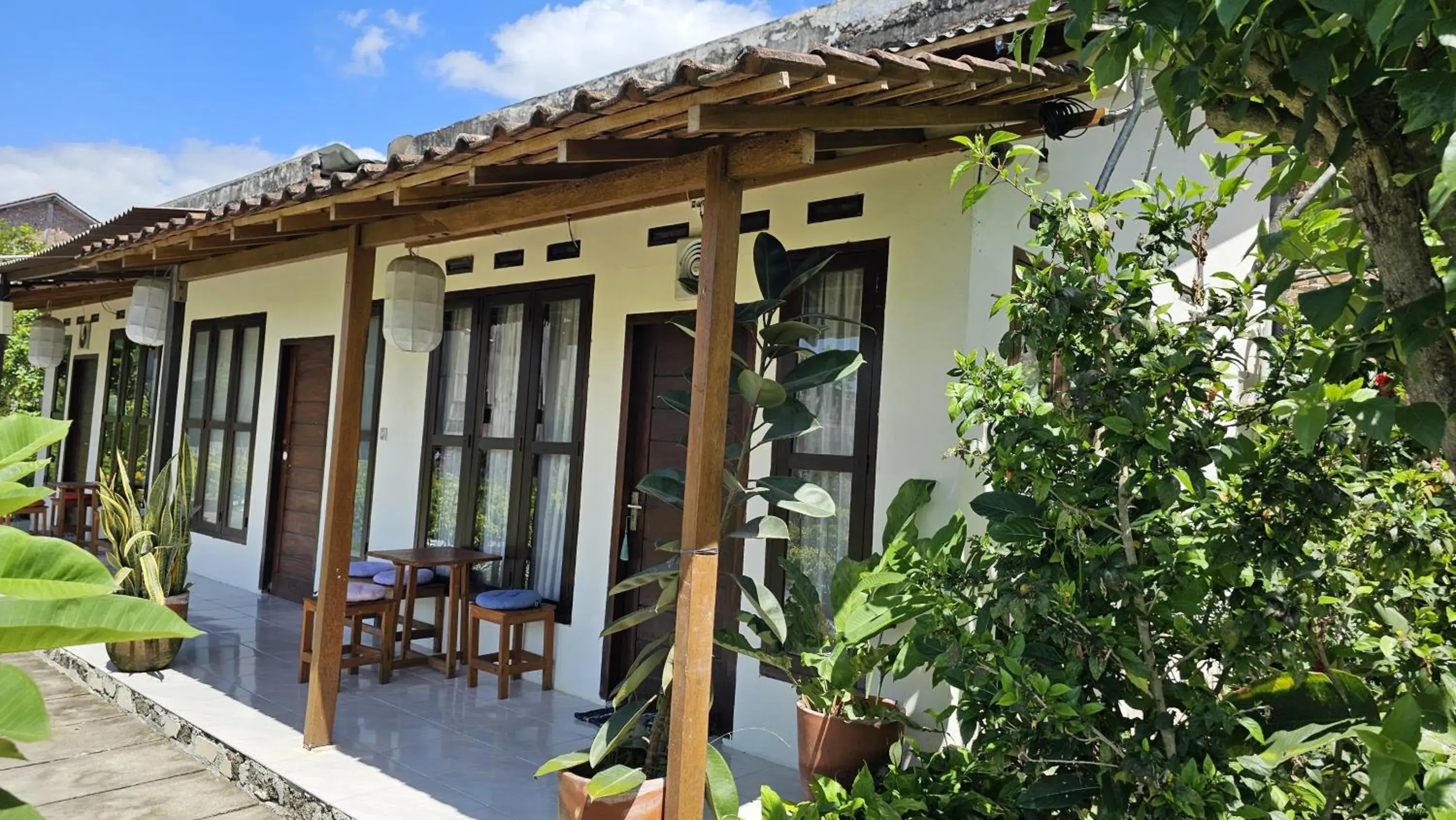 Property building in Rosella Cottages - Homestay - Yogyakarta Property building in Rosella Cottages - Homestay - Yogyakarta