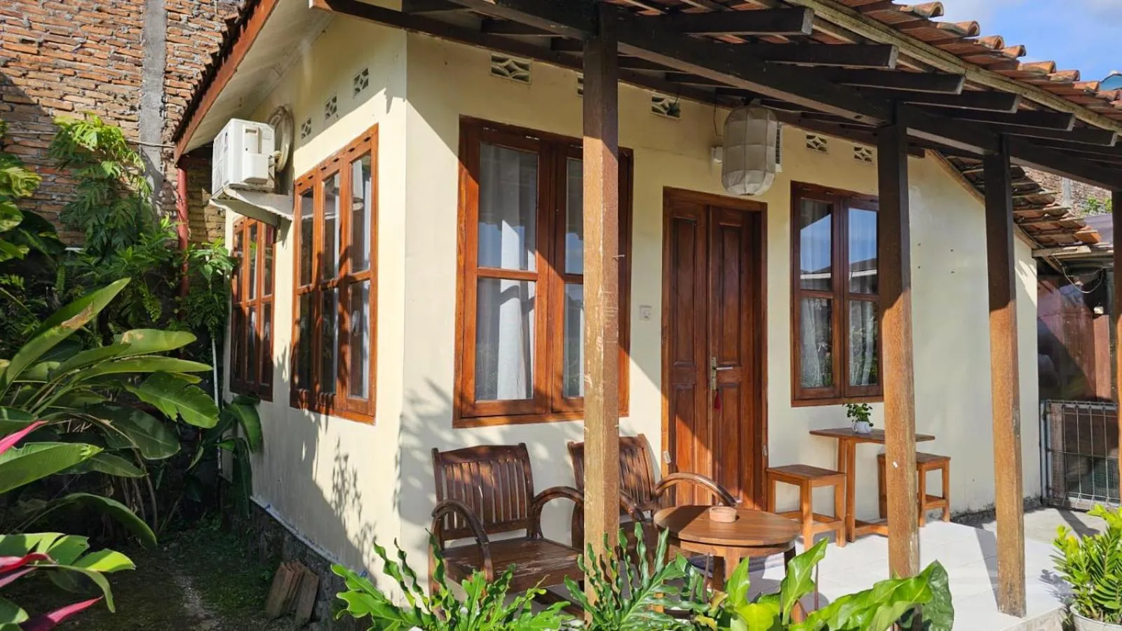 Property building in Rosella Cottages - Homestay - Yogyakarta