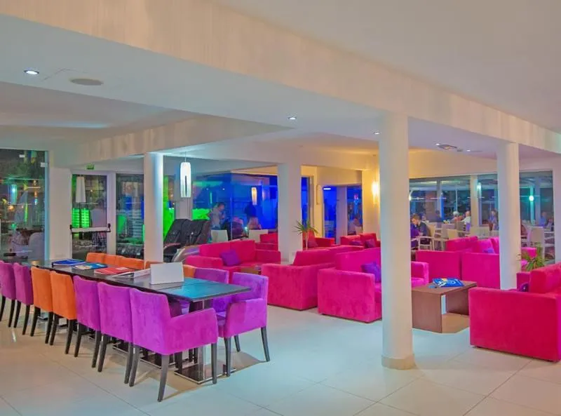 Marlita Beach Hotel Apartments