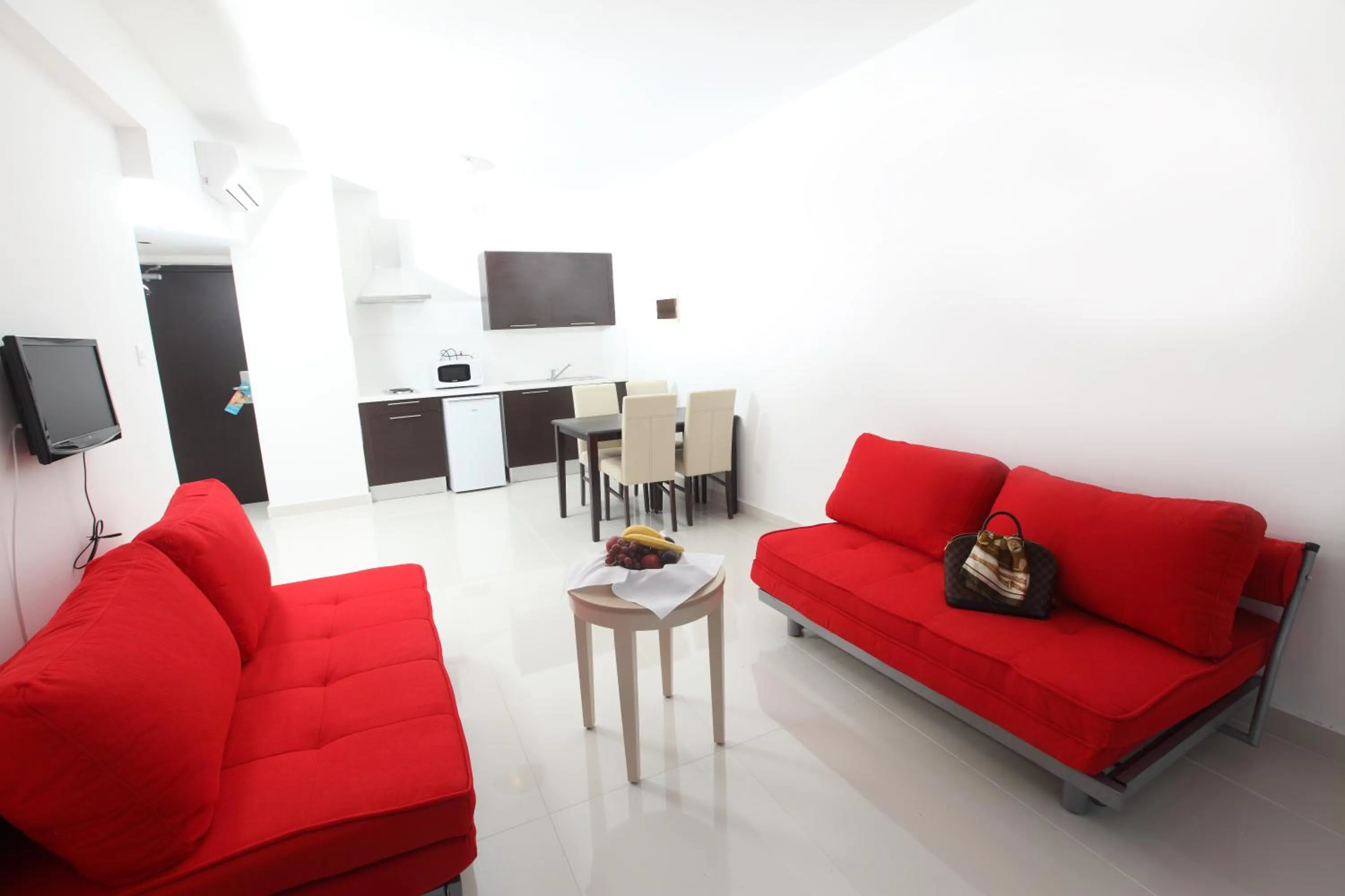 Marlita Beach Hotel Apartments