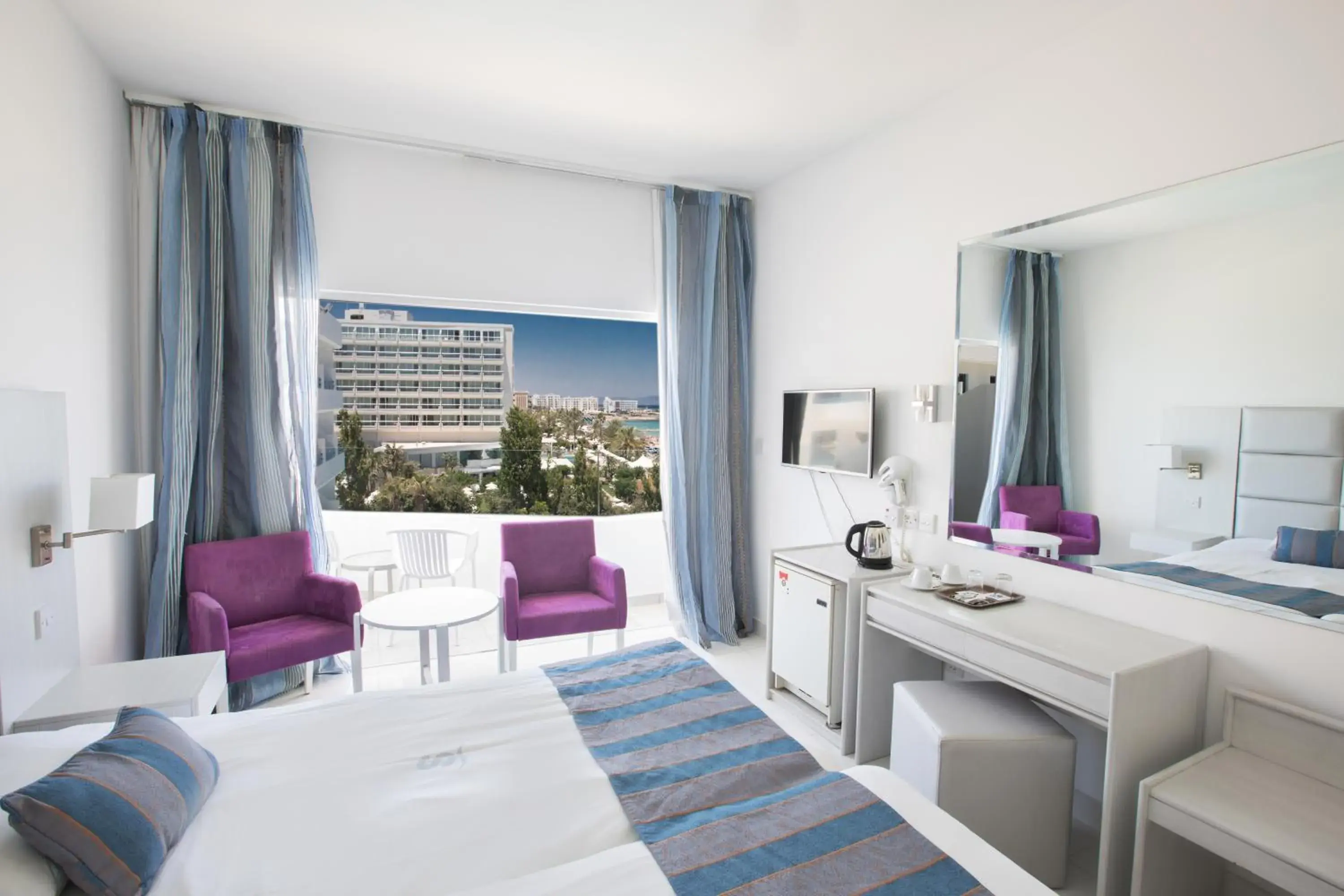 Bed in Silver Sands Beach Hotel Bed in Silver Sands Beach Hotel