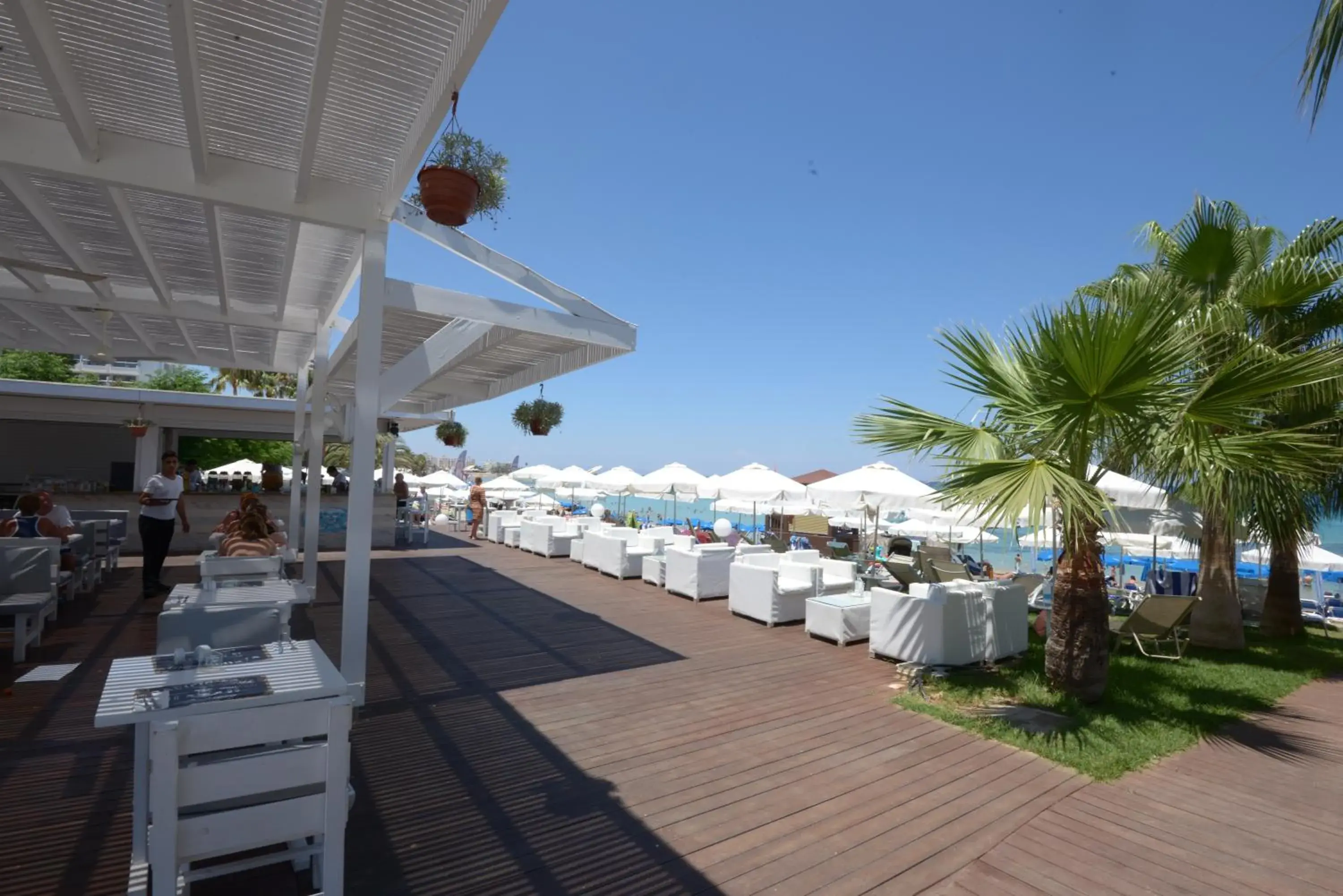 Restaurant/places to eat in Silver Sands Beach Hotel Restaurant/places to eat in Silver Sands Beach Hotel