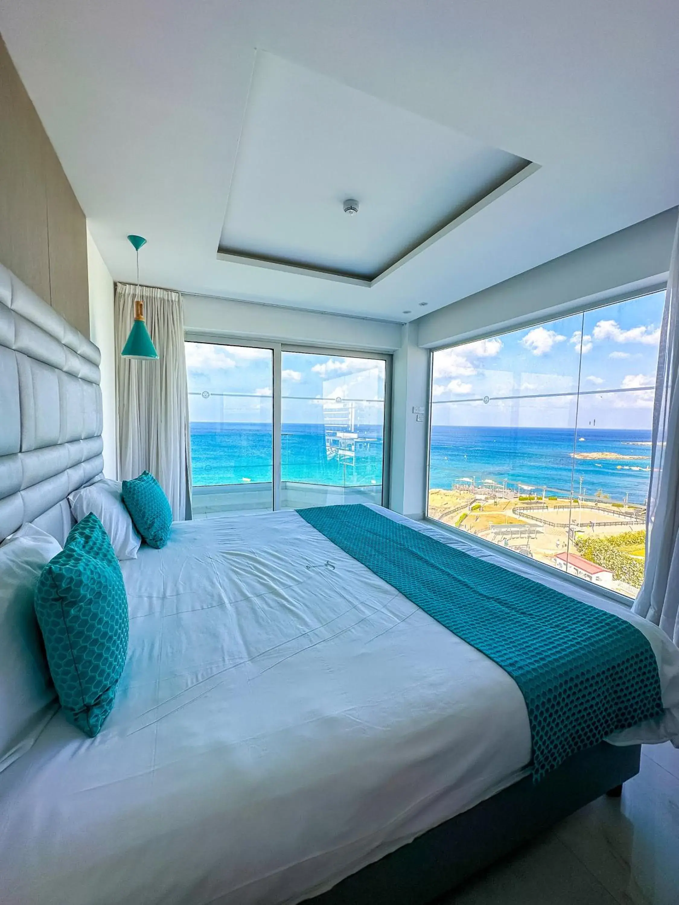 Bed in Silver Sands Beach Hotel Bed in Silver Sands Beach Hotel