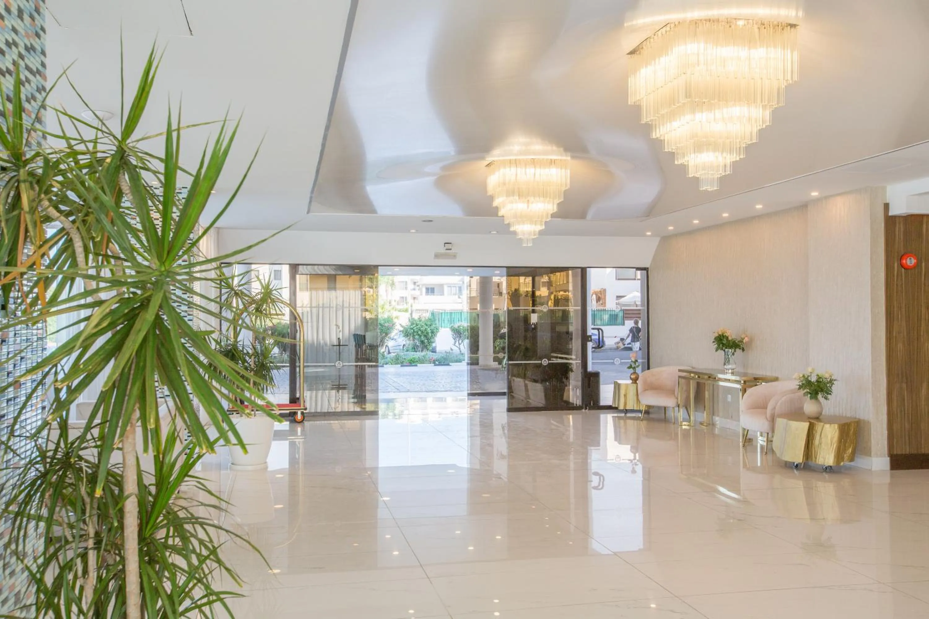 Lobby or reception in Silver Sands Beach Hotel