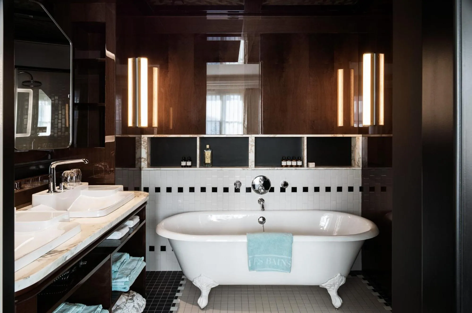 Bathroom in Hotel Les Bains Paris