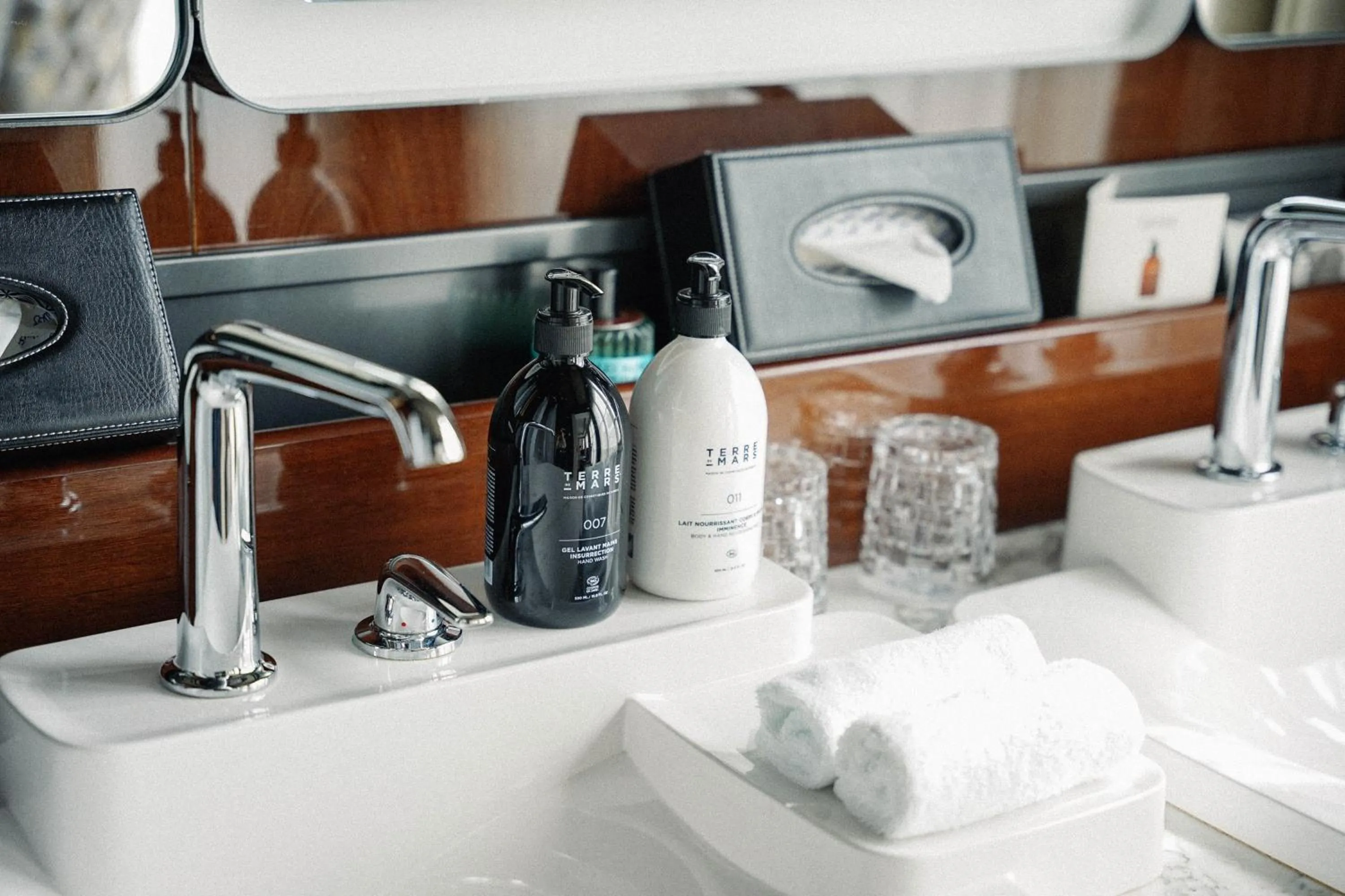 Bathroom in Hotel Les Bains Paris