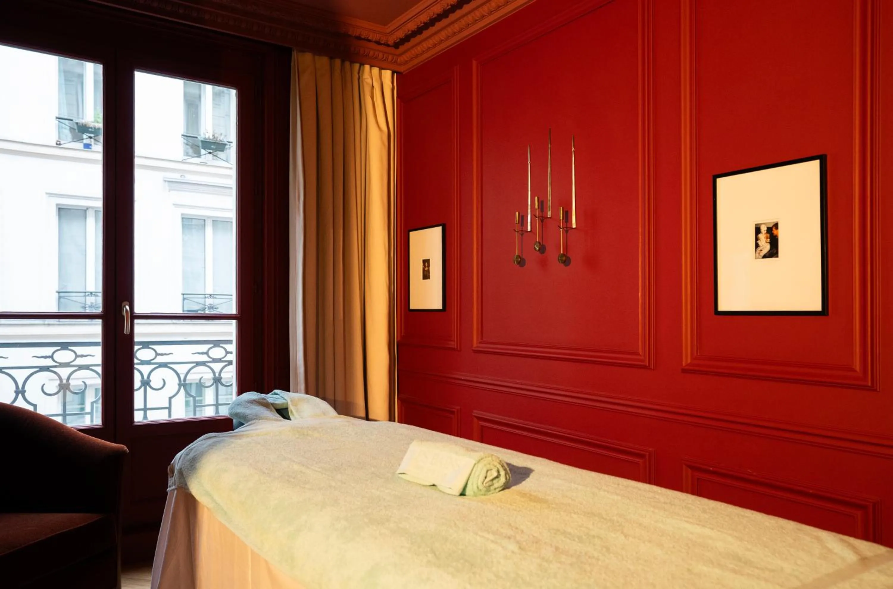 Spa and wellness centre/facilities, Bed in Hotel Les Bains Paris