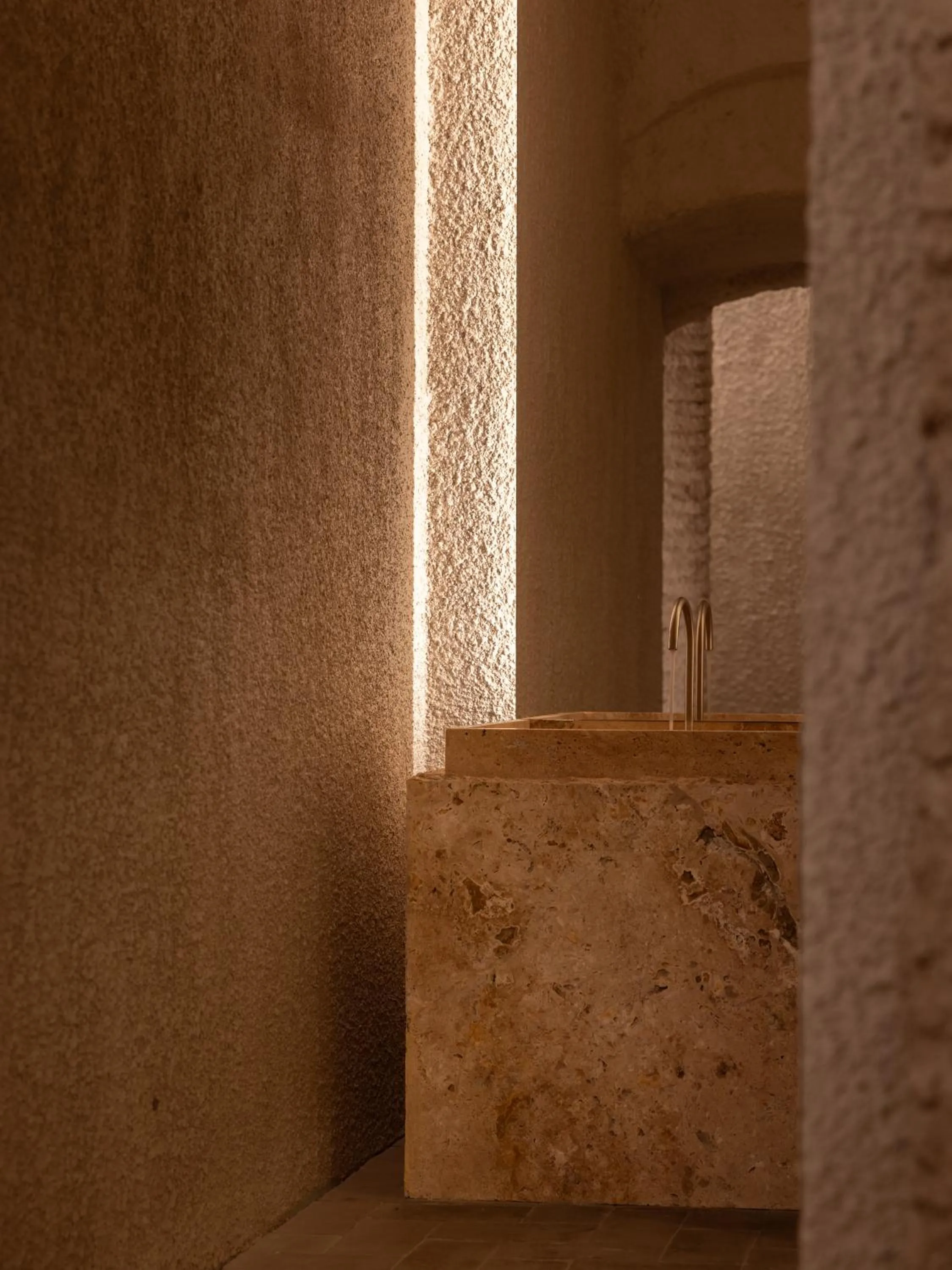 Restaurant/places to eat in Nomos Hotel