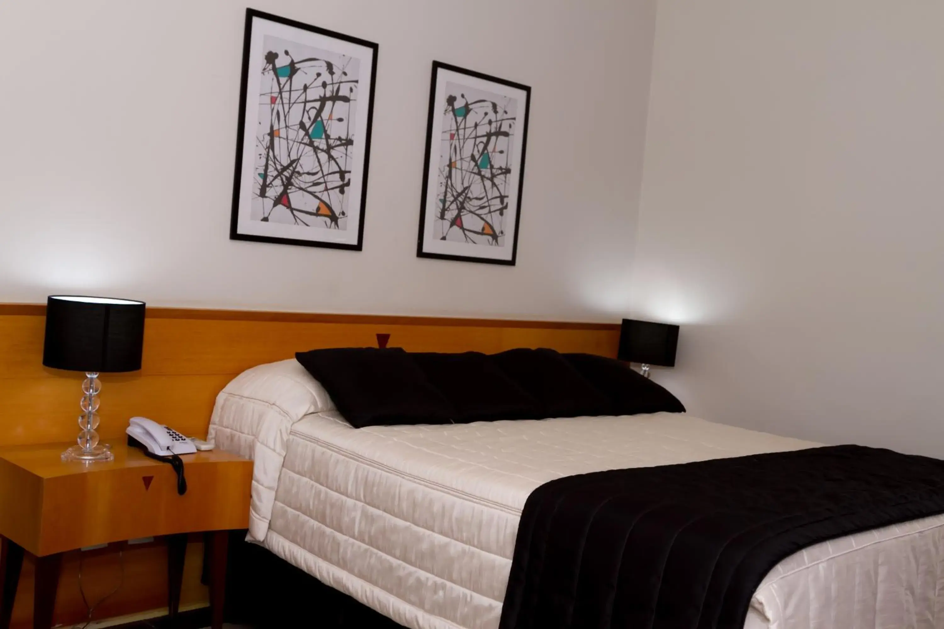 One-Bedroom Suite in Hotel Canada One-Bedroom Suite in Hotel Canada