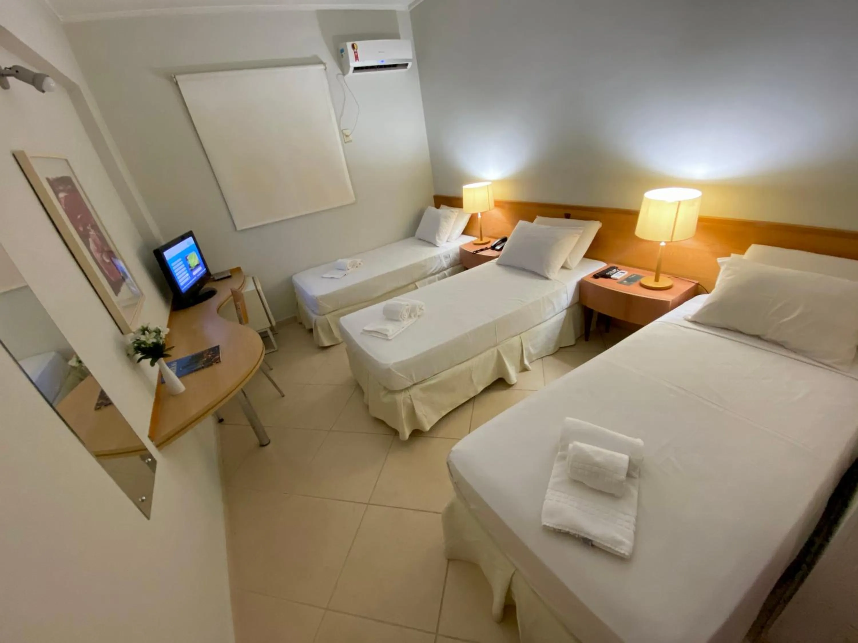 Bedroom, Bed in Hotel Canada