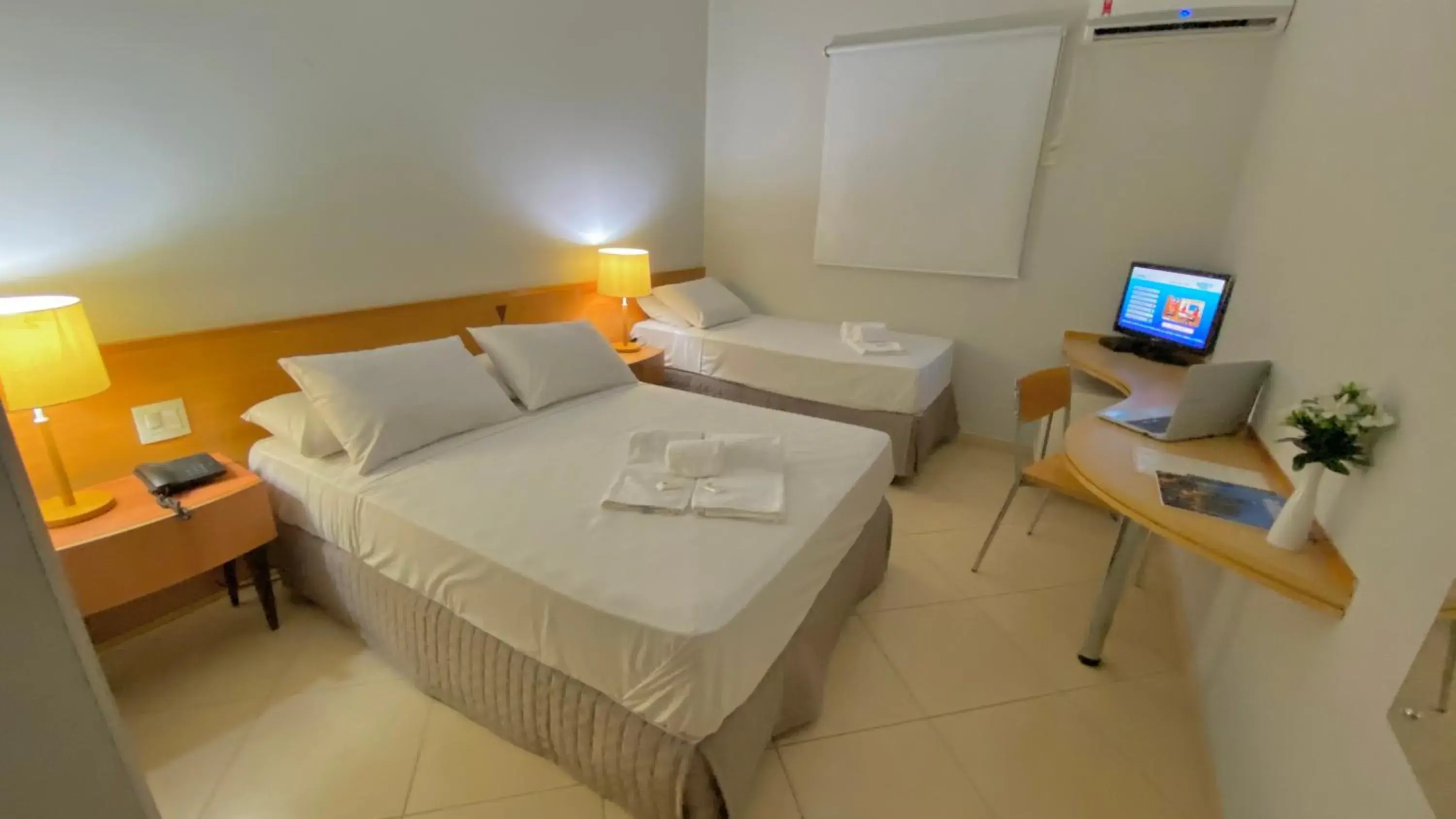 Double Room in Hotel Canada Double Room in Hotel Canada