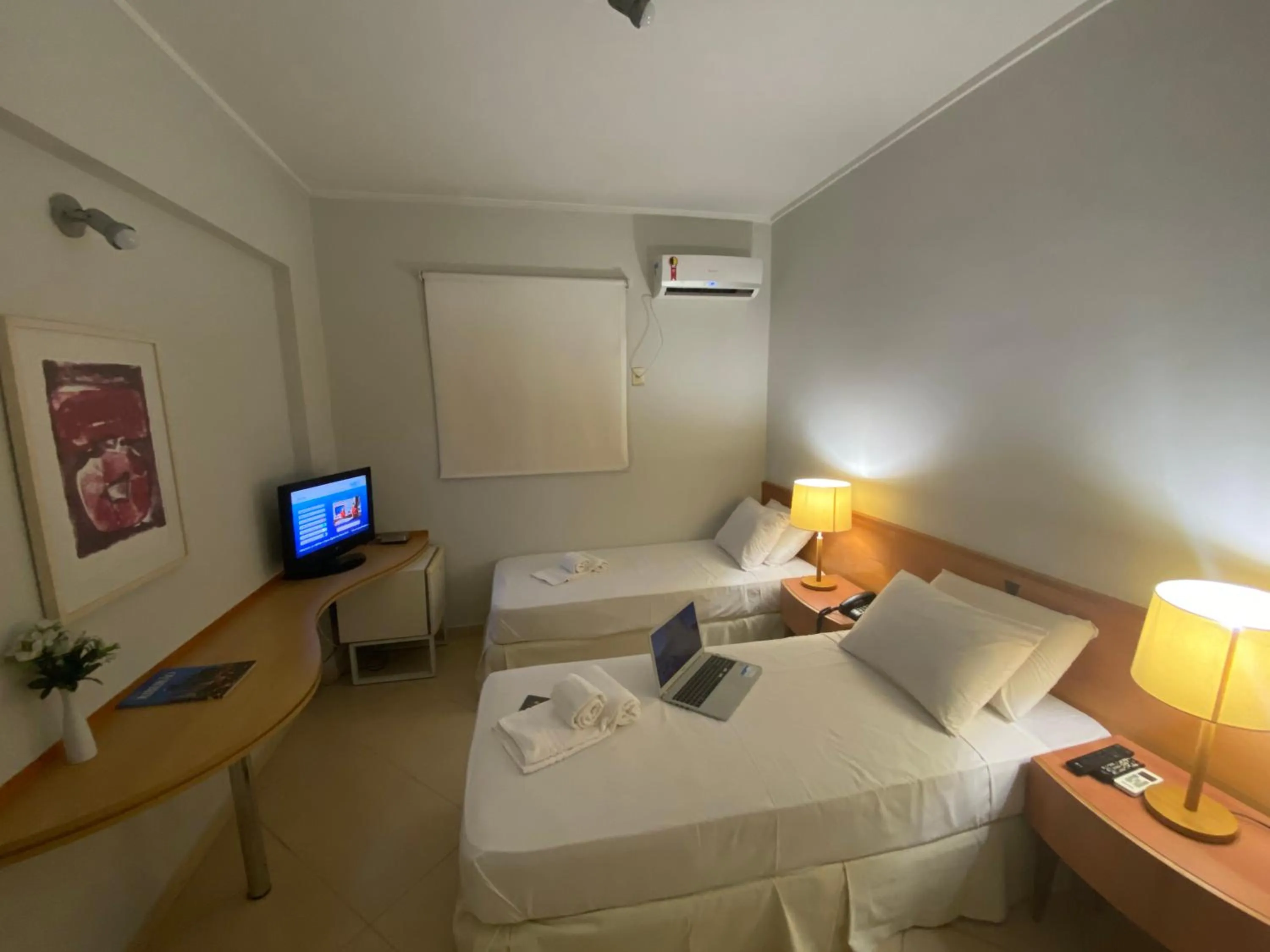 Bedroom, Bed in Hotel Canada